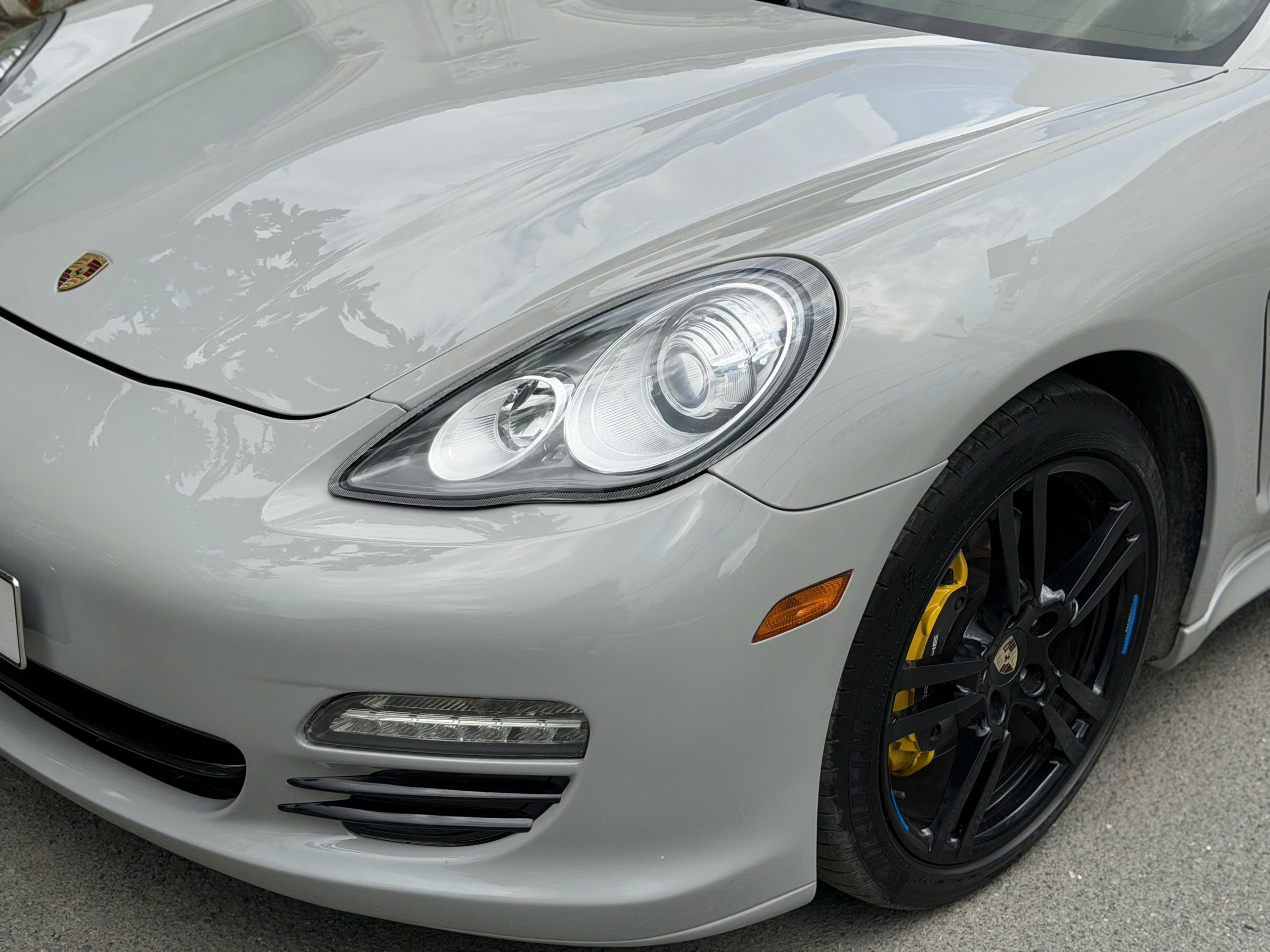Cần bán xe Porsche Panamera 3.6 V6 sản xuất năm 2011, màu xám (ghi), nhập khẩu