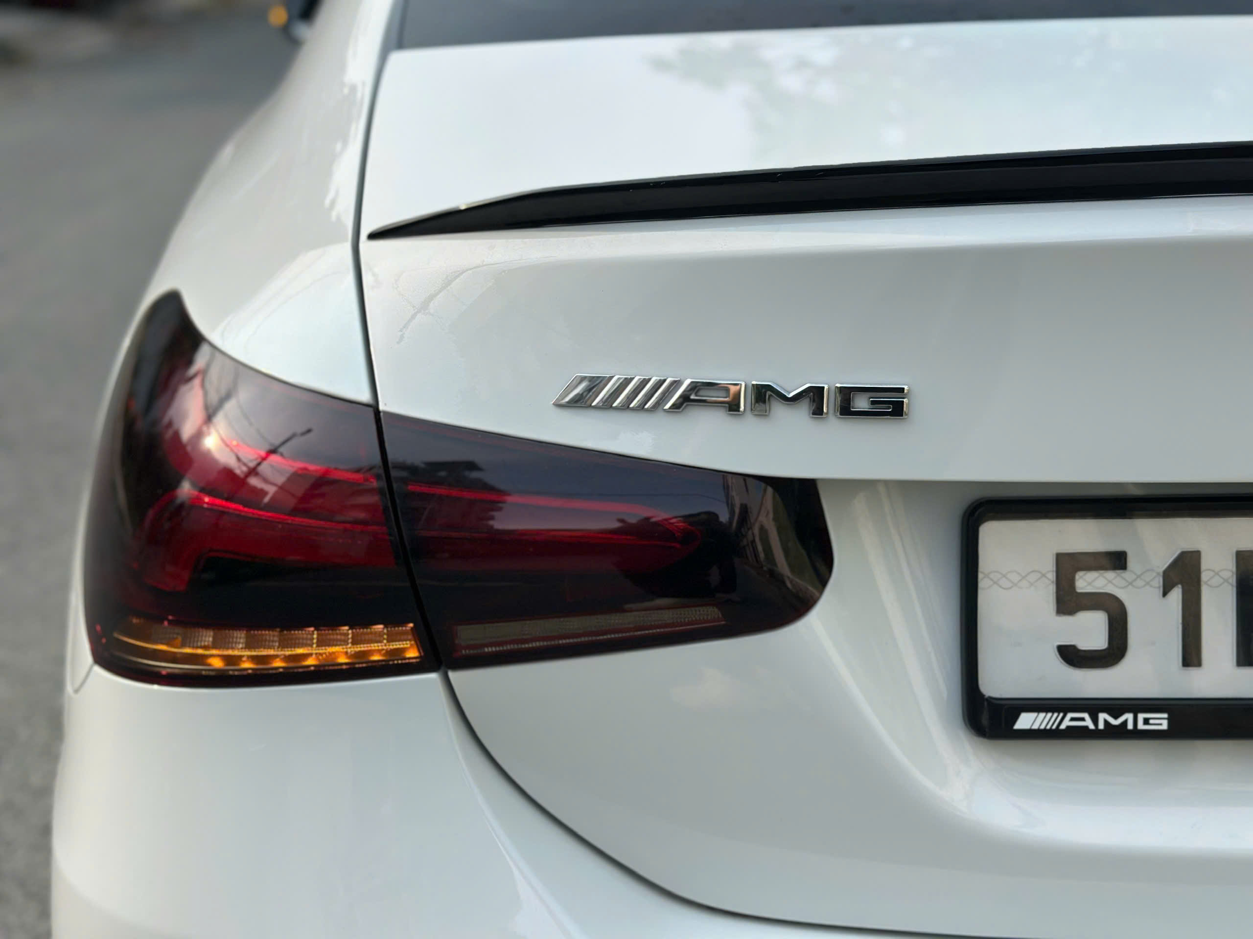 Bán xe Mercedes-Benz A class A35 AMG 4Matic sản xuất 2020, màu trắng, nhập khẩu, 1.099tỉ