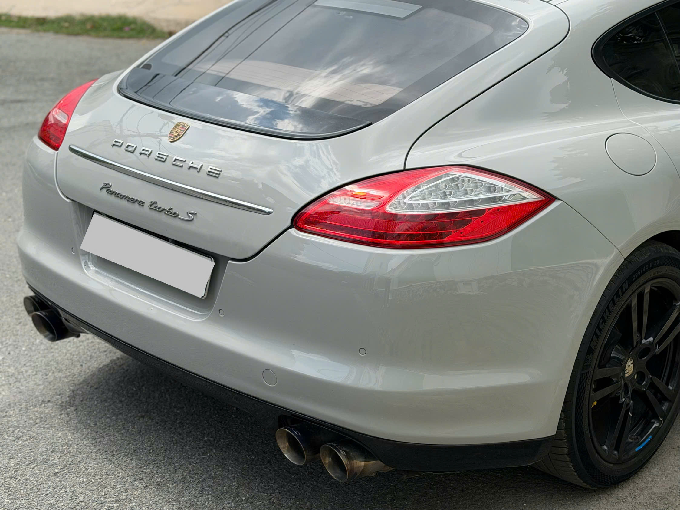 Cần bán xe Porsche Panamera 3.6 V6 sản xuất năm 2011, màu xám (ghi), nhập khẩu