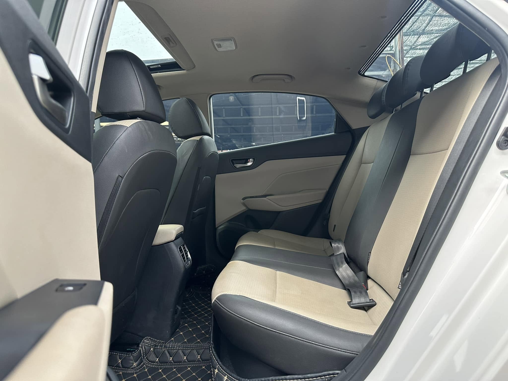Bán Hyundai Accent 1.4 AT Đặc Biệt năm 2023, màu trắng