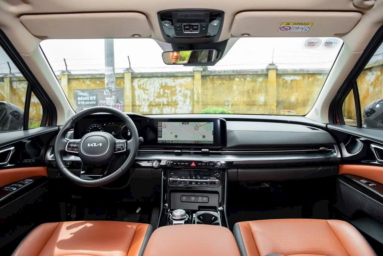Bán Kia Carnival Signature 2.2D Full dầu năm 2024, màu đỏ