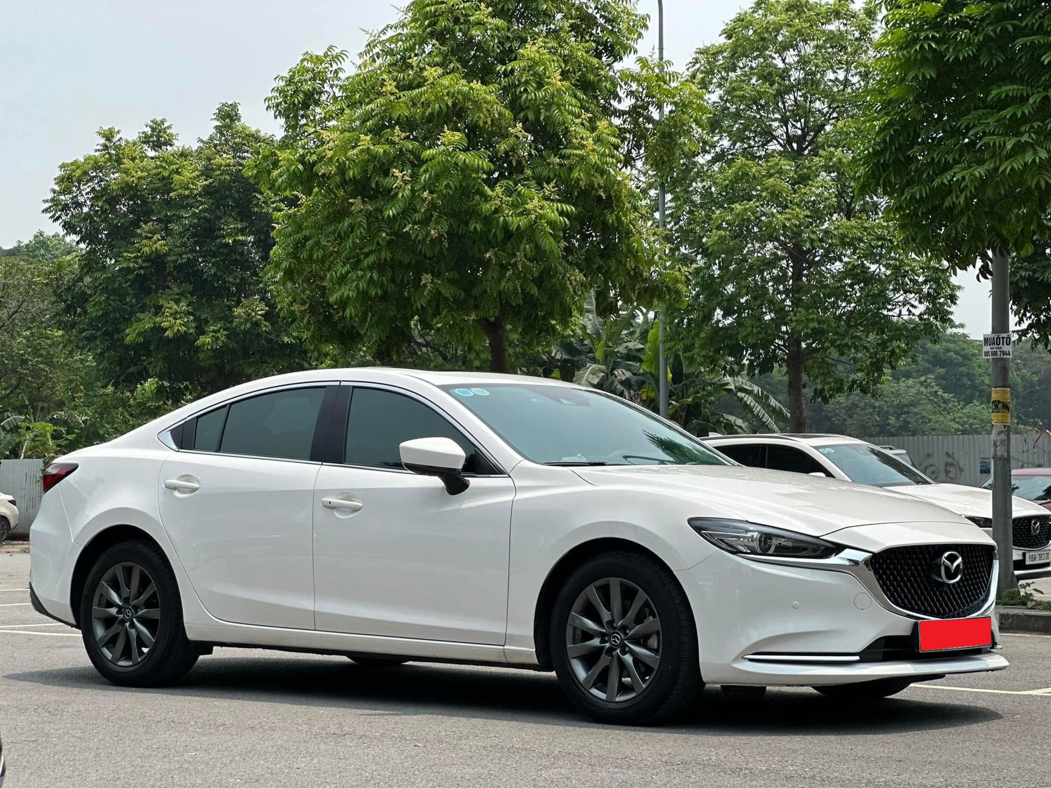 Bán xe Mazda Mazda 6 Premium 2.0 AT năm sản xuất 2024, màu trắng