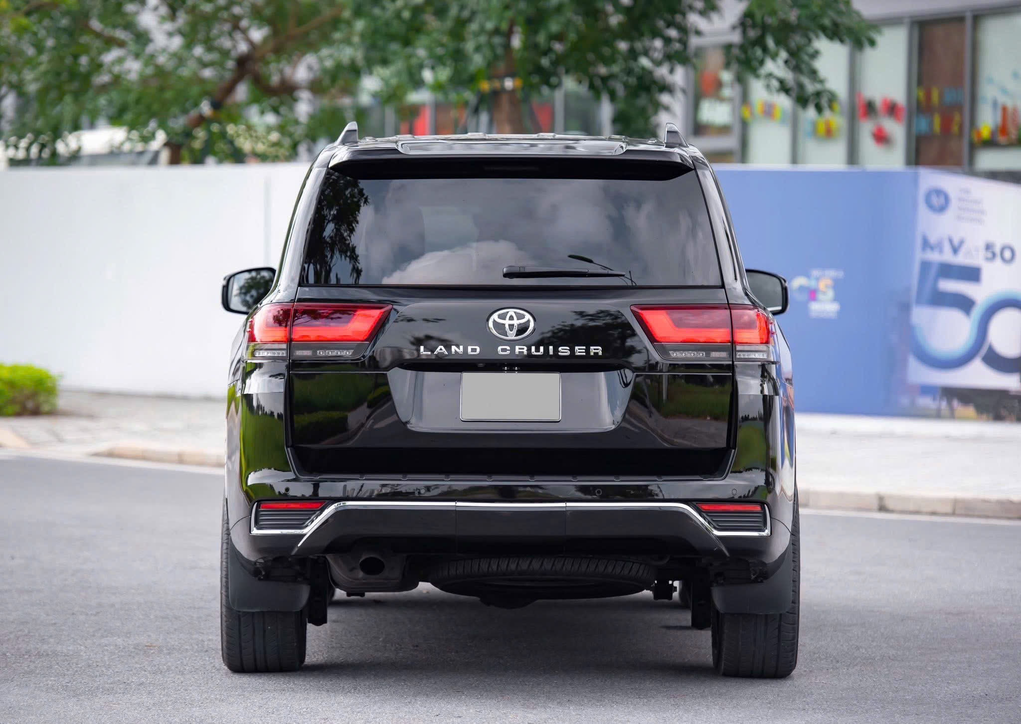 Bán Toyota Land Cruiser VX năm 2024, màu đen, xe nhập giá cạnh tranh