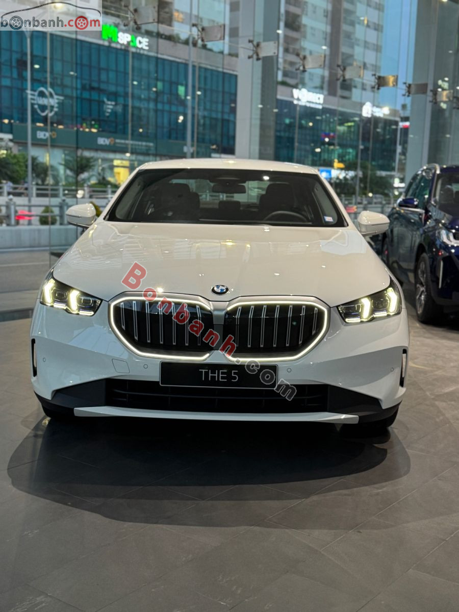Bán ô tô BMW 5 Series 520i Premium - 2026 - xe mới