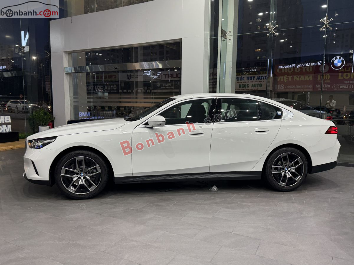 Bán ô tô BMW 5 Series 520i Premium - 2026 - xe mới