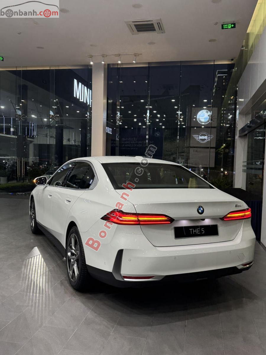 Bán ô tô BMW 5 Series 520i Premium - 2026 - xe mới