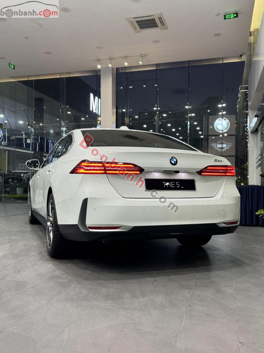 Bán ô tô BMW 5 Series 520i Premium - 2026 - xe mới