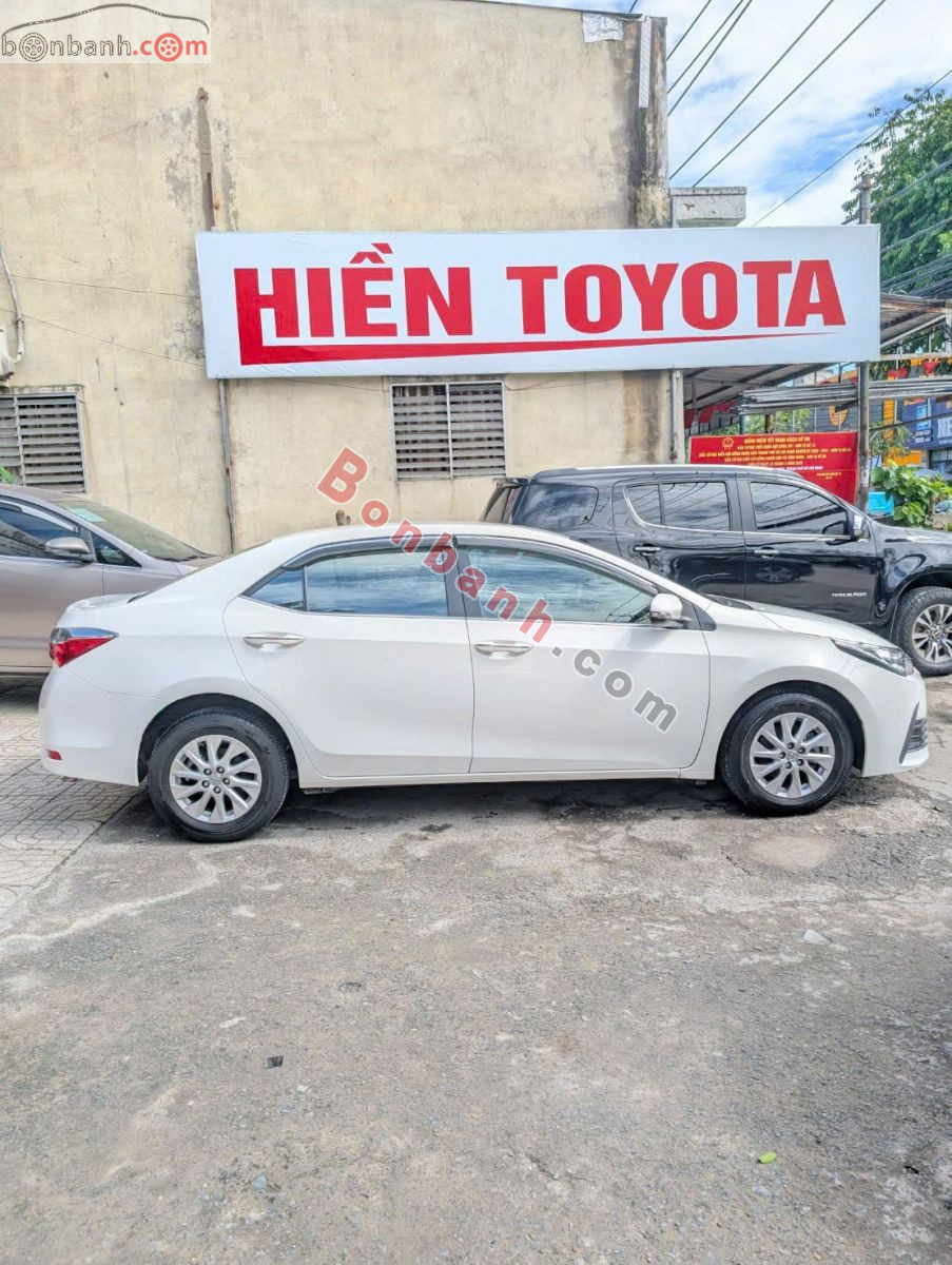Bán ô tô Toyota Corolla altis 1.8E AT - 2017 - xe cũ