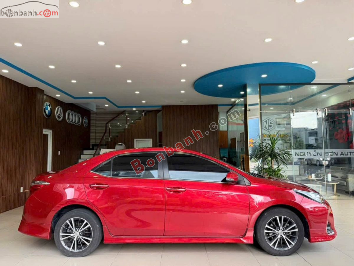 Bán ô tô Toyota Corolla altis 1.8E AT - 2020 - xe cũ
