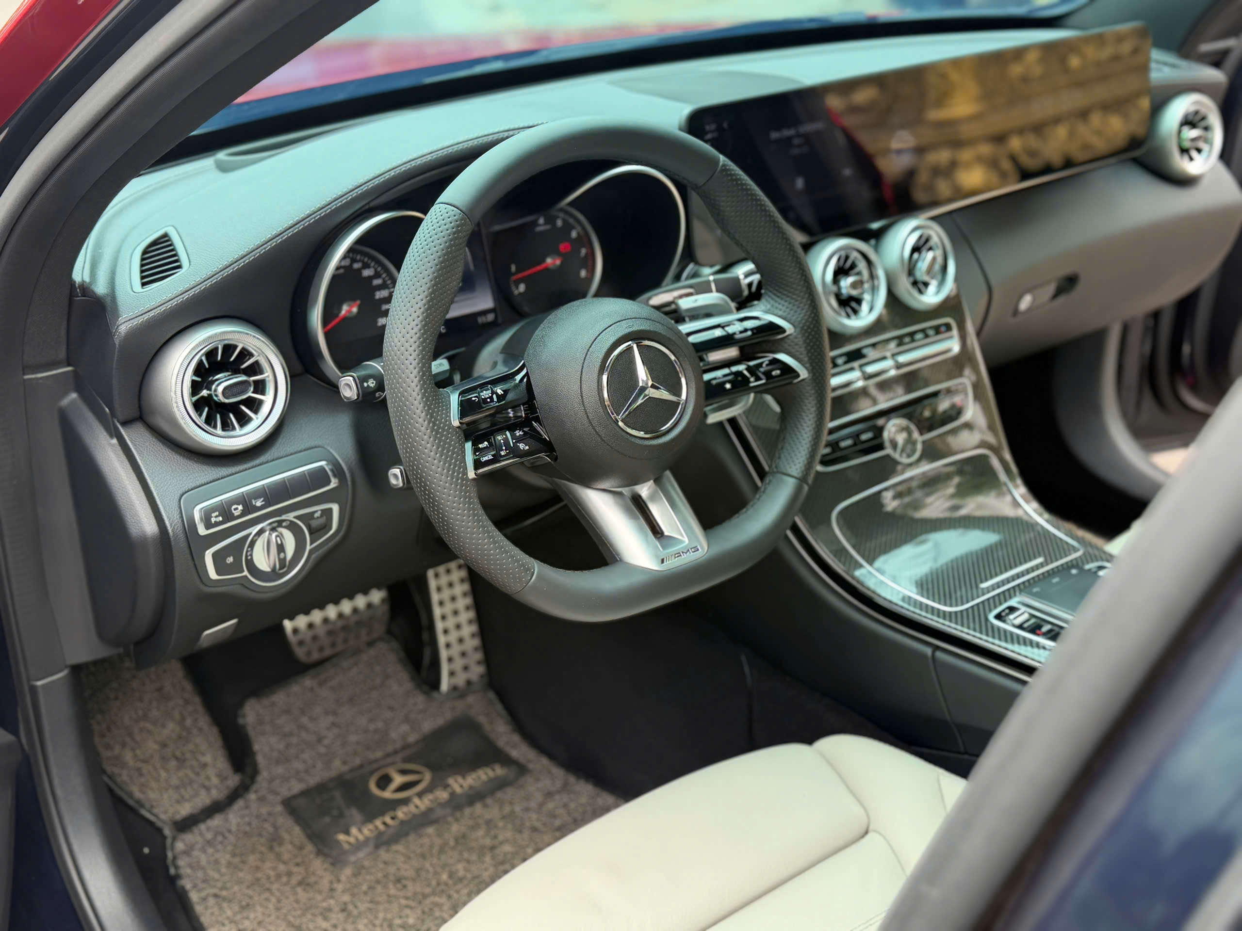 Bán Mercedes-Benz C300 AMG năm 2018, màu xanh Wrap Đỏ