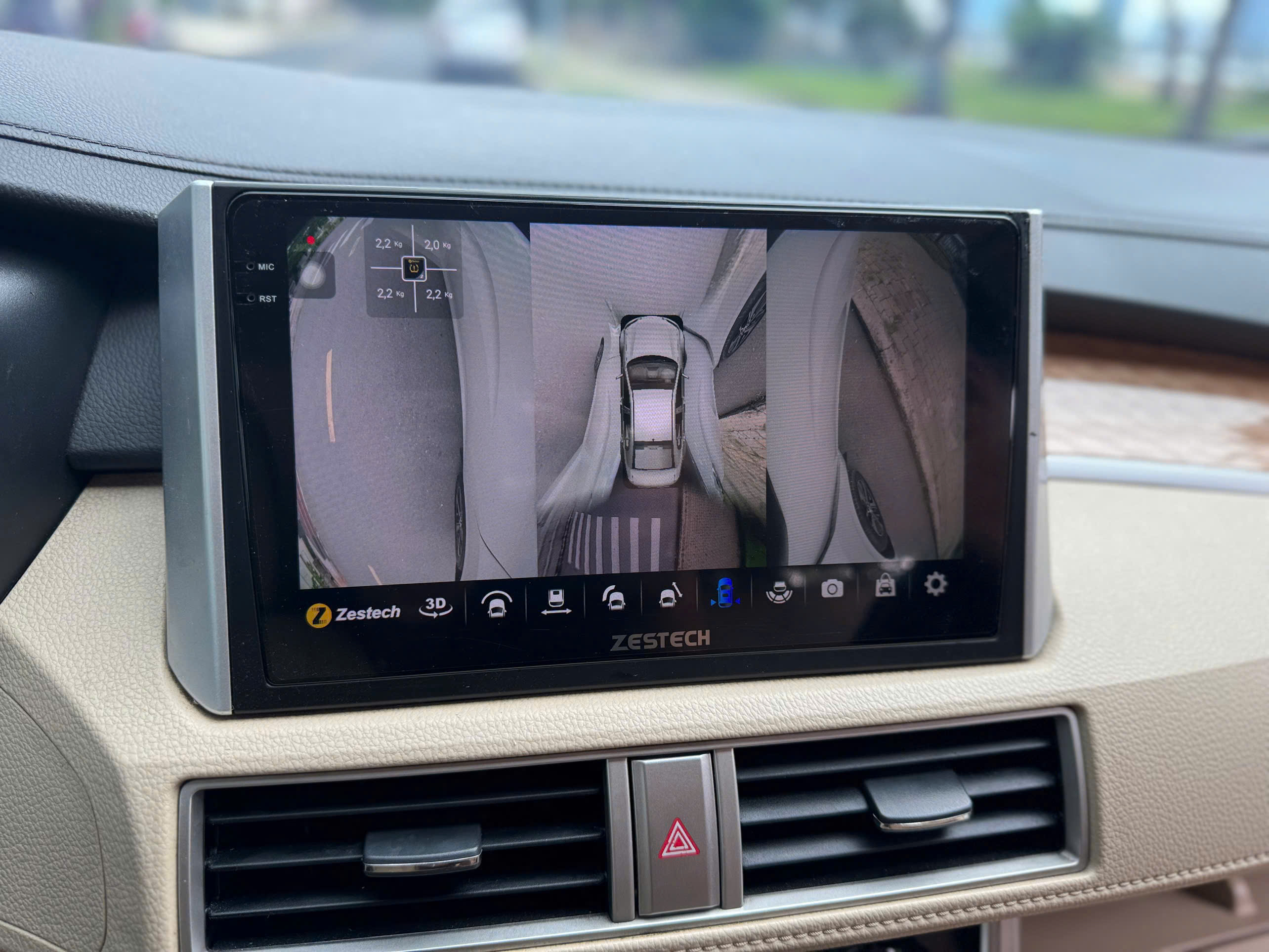 Bán xe Mitsubishi Xpander 1.5 AT sản xuất năm 2020, màu trắng, xe nhập, 370 triệu