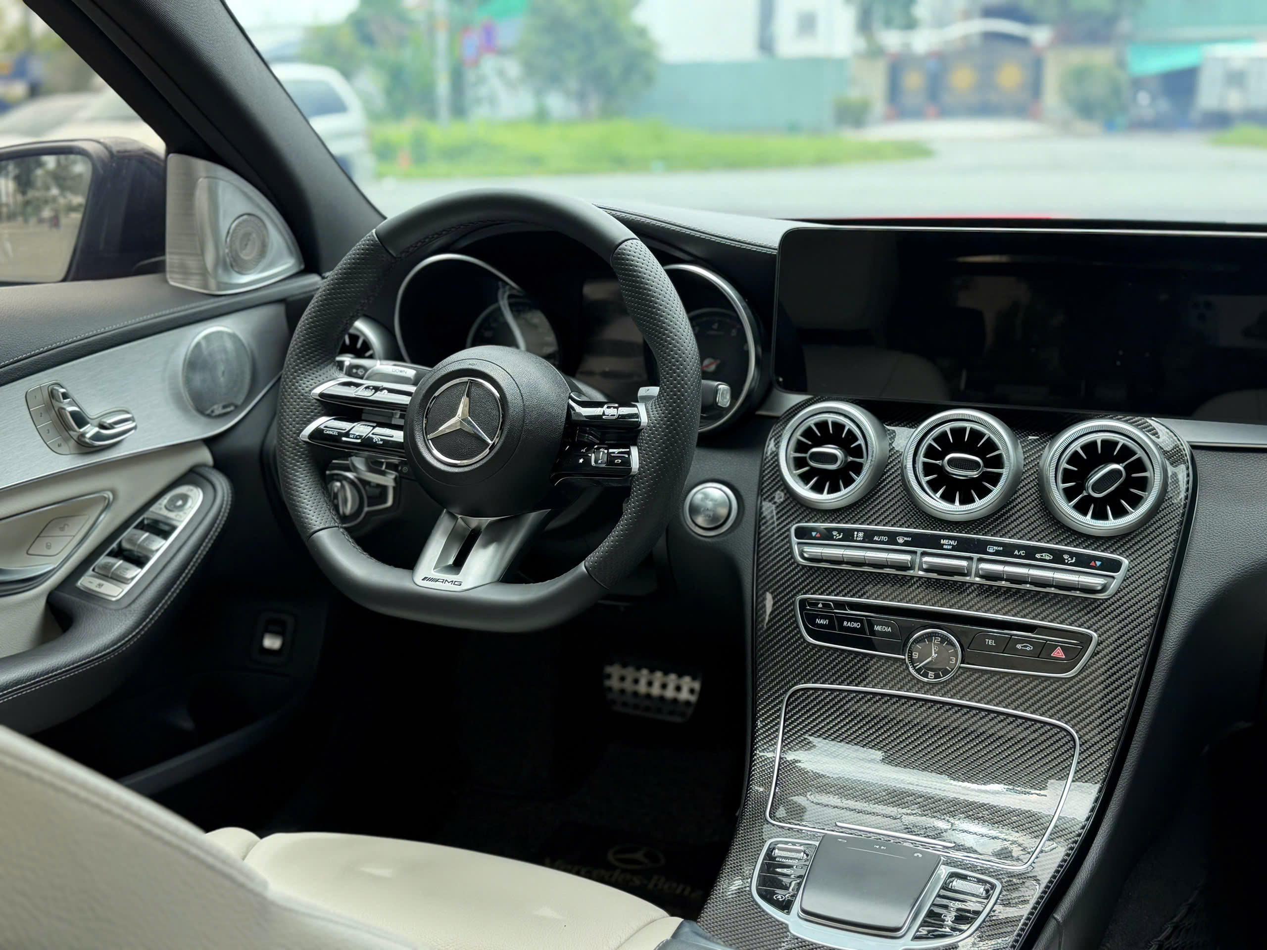 Bán Mercedes-Benz C300 AMG năm 2018, màu xanh Wrap Đỏ