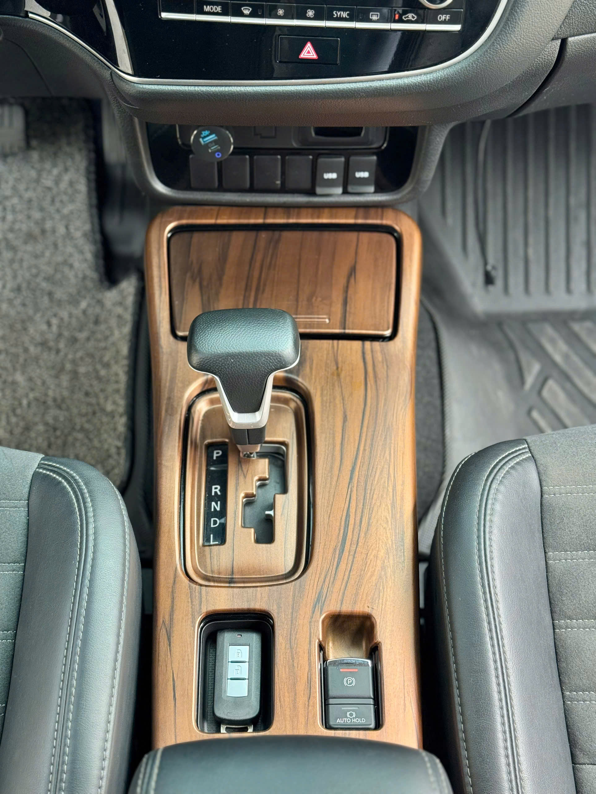Bán Mitsubishi Outlander 2.0 CVT năm 2024, màu xám (ghi), giá chỉ 639 triệu