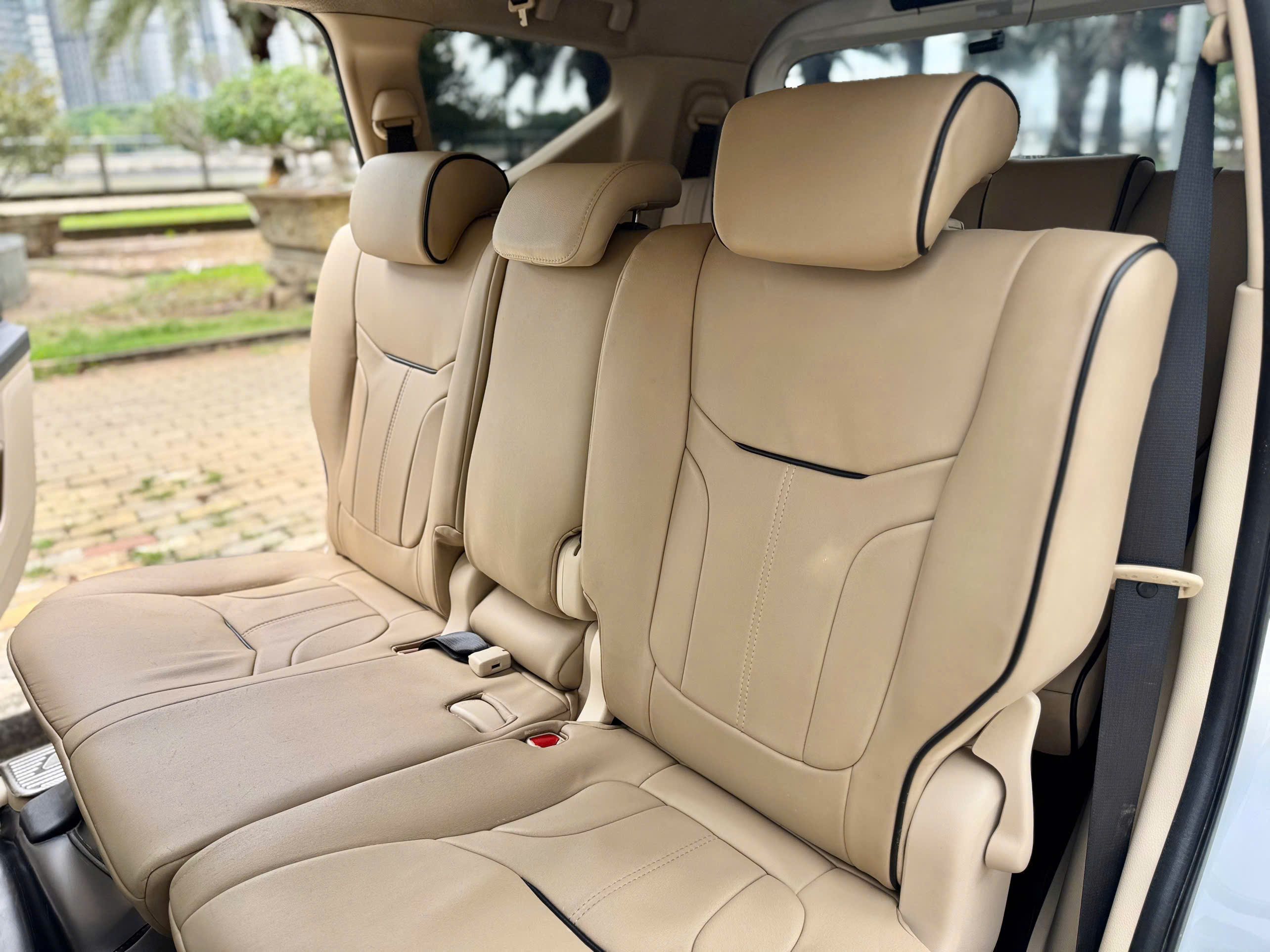 Bán xe Mitsubishi Xpander 1.5 AT sản xuất năm 2020, màu trắng, xe nhập, 370 triệu