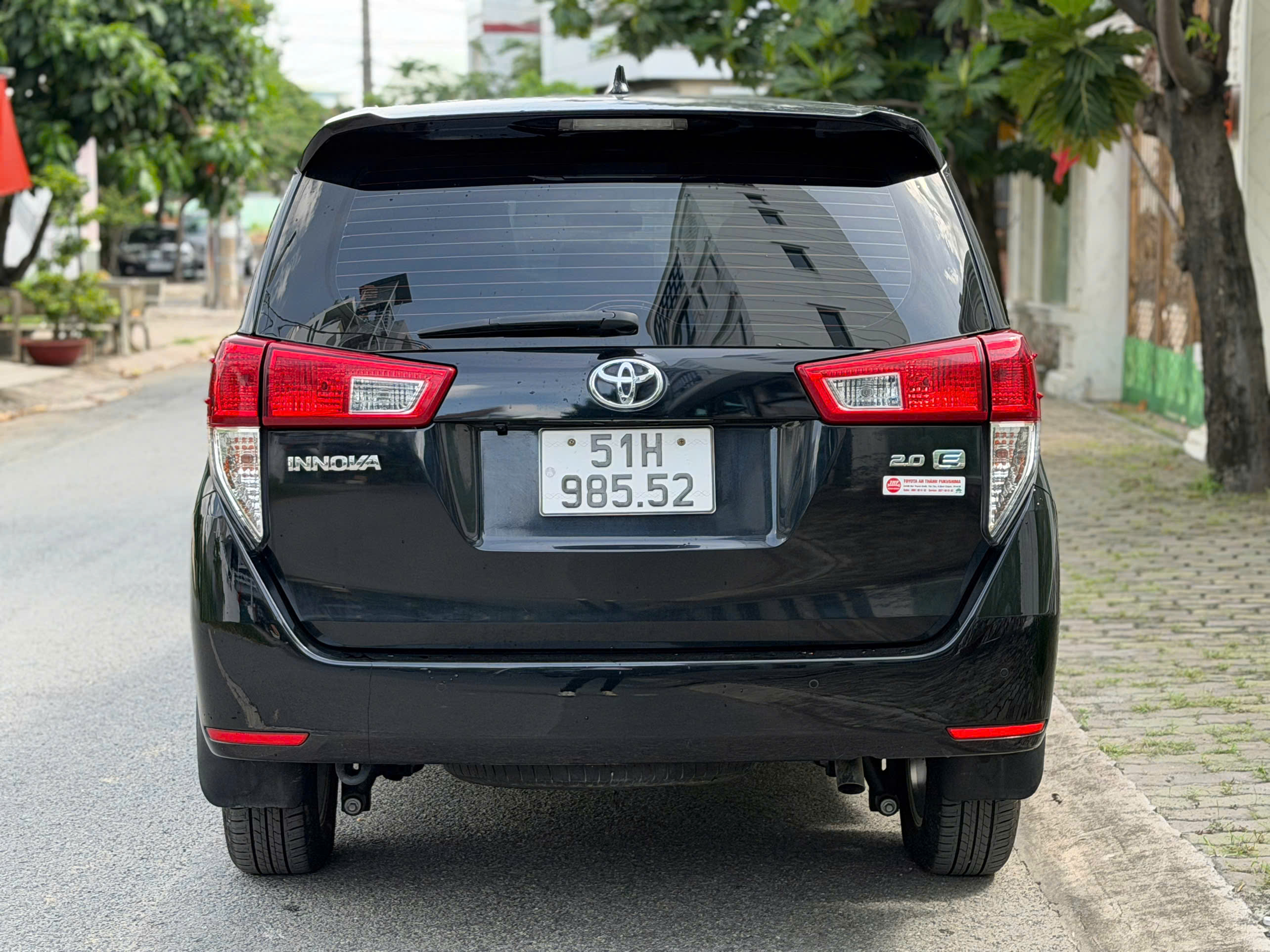 Bán Toyota Innova E 2.0 MT sản xuất 2022, màu đen, 499tr