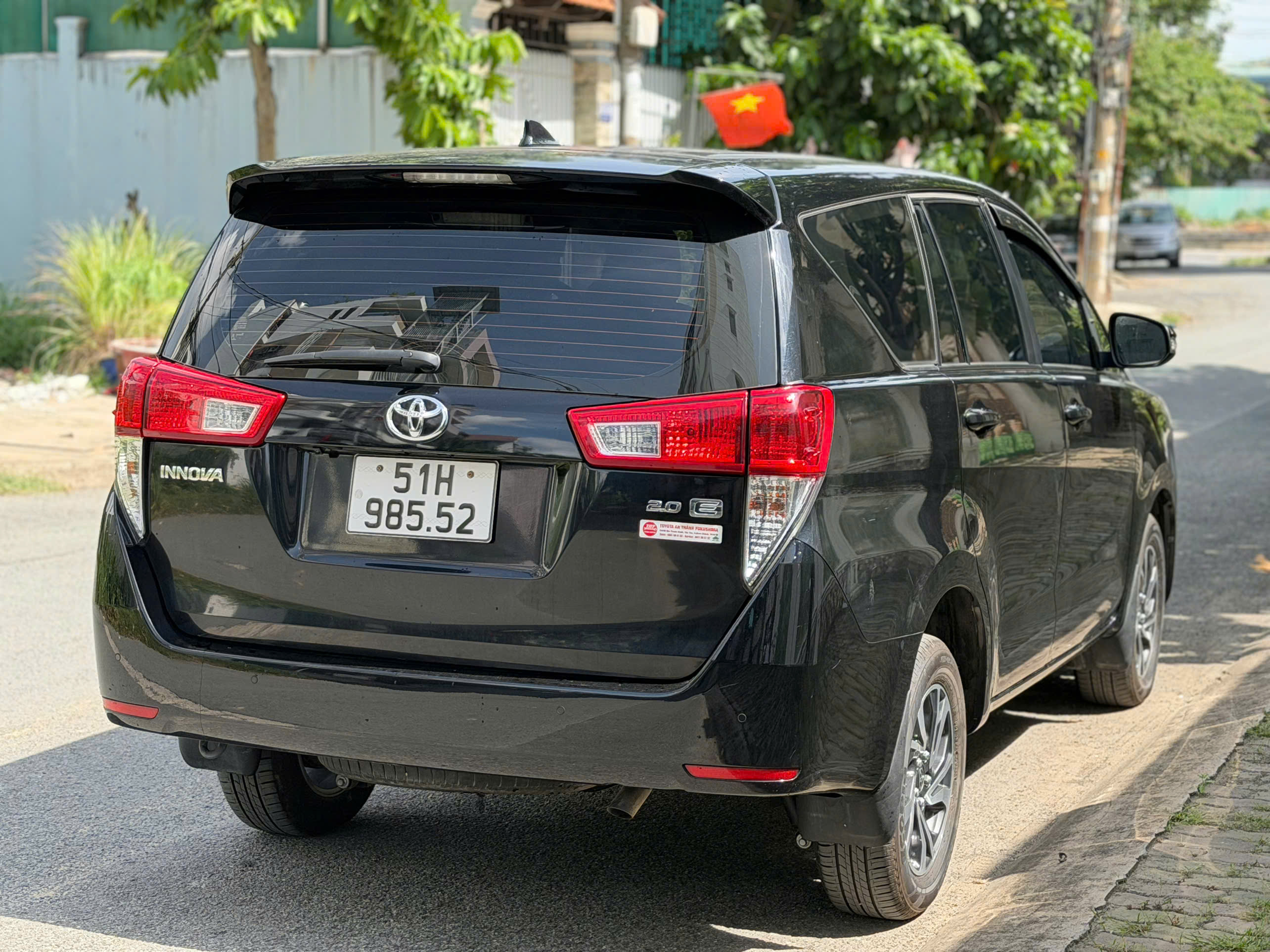 Bán Toyota Innova E 2.0 MT sản xuất 2022, màu đen, 499tr
