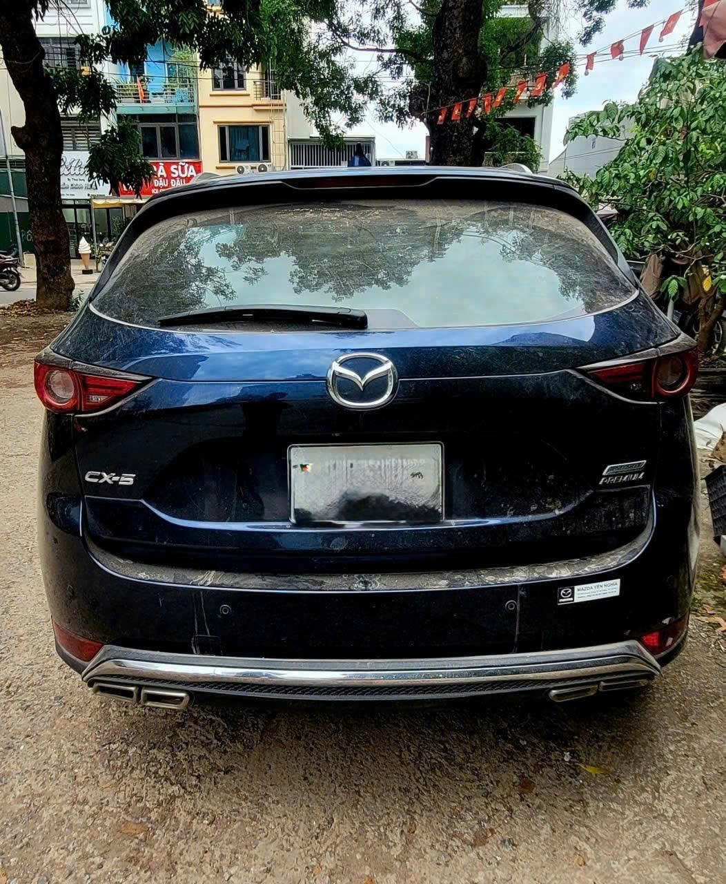 Nhà mình cần bán lại chiếc Mazda CX-5 Premium 2.0, mua từ đầu để đi lại gia đình, sử dụng rất giữ gìn.