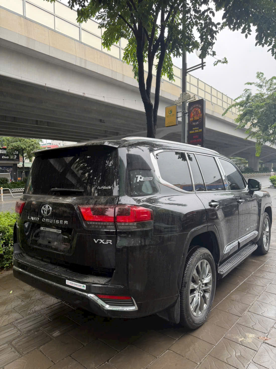 Bán xe LC300 Sản xuất năm 2024 xe đen nội thất kem, xe cá nhân chủ đi 31.000Km rất mới,