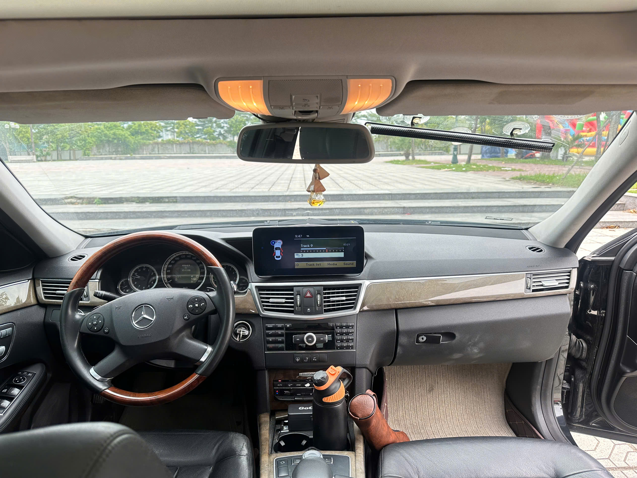 Xe Mercedes Benz E class E300 2010 - 255 Triệu