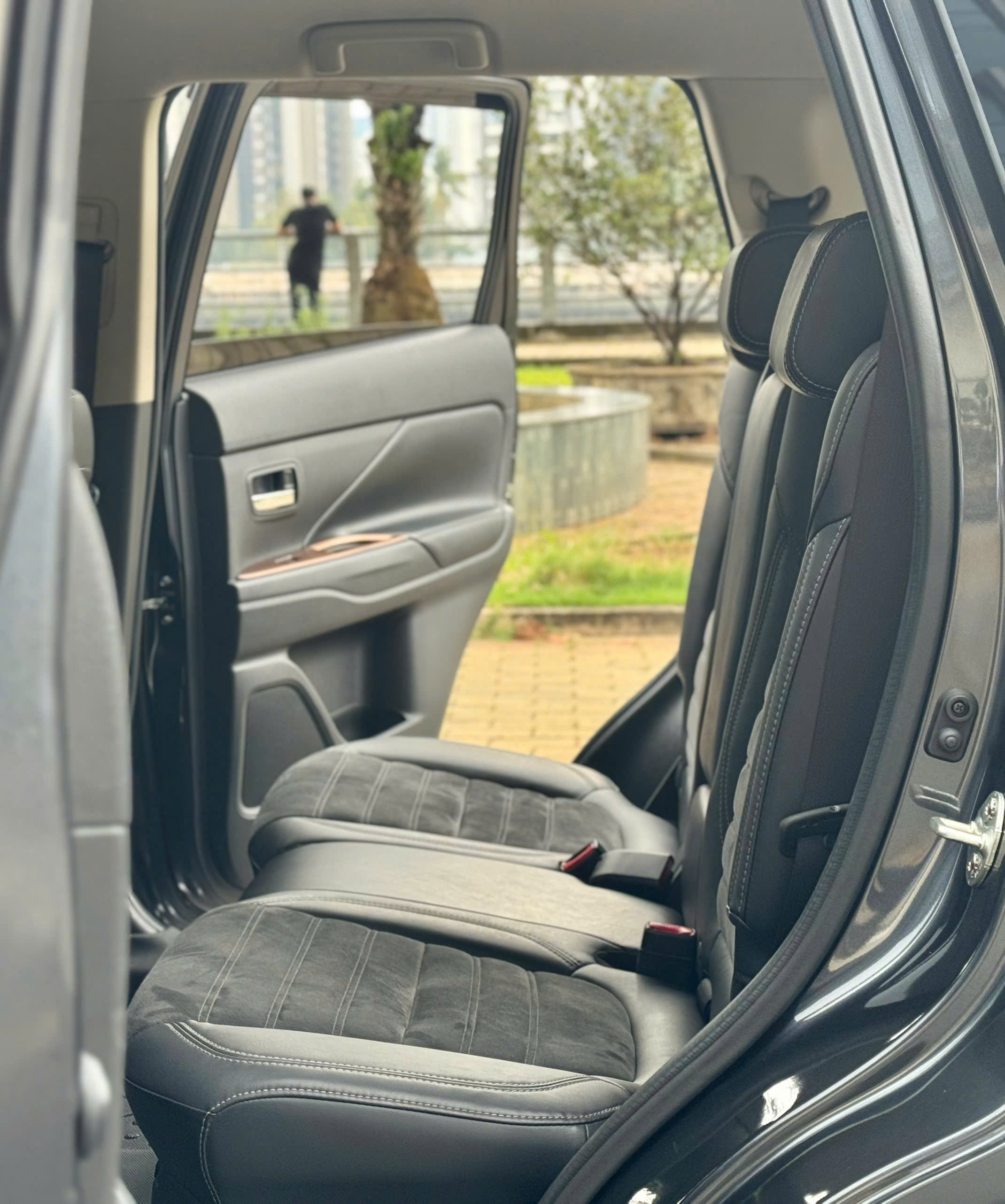Bán Mitsubishi Outlander 2.0 CVT năm 2024, màu xám (ghi), giá chỉ 639 triệu