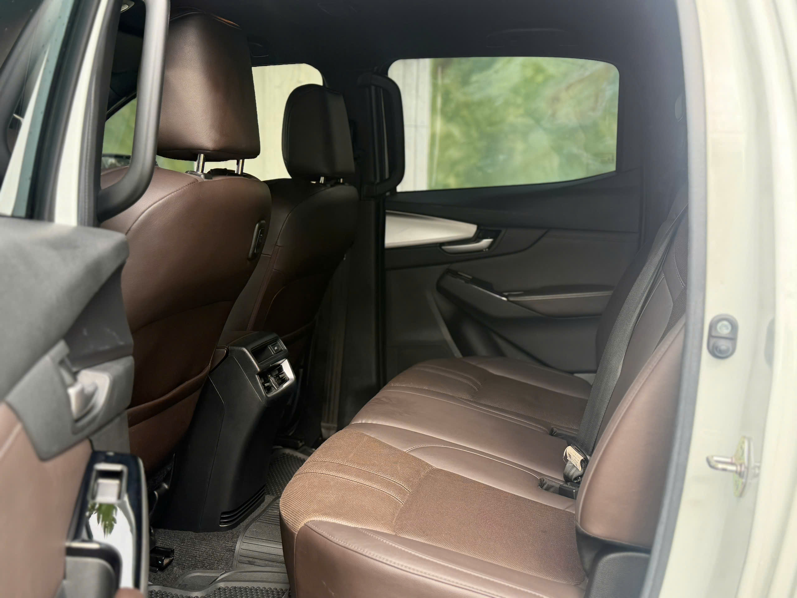 Cần bán xe Mazda Mazda BT 50 Premium 1.9L 4x4 AT sản xuất năm 2021, màu trắng, nhập khẩu giá cạnh tranh