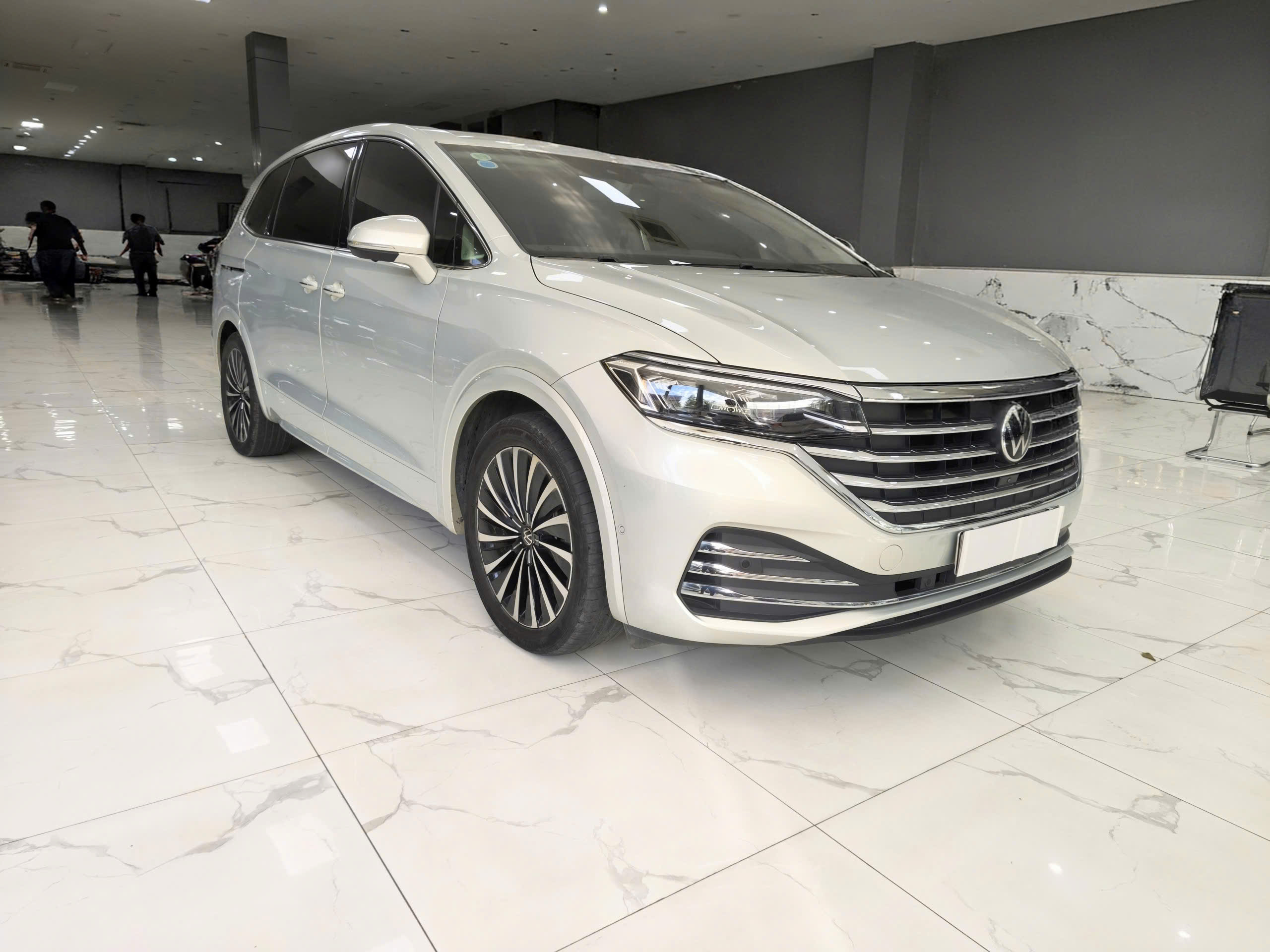 Bán xe Vilivolkswagen Viloran Luxury 2024 Xe Rất đẹp một chủ từ đầu. Sơn Zin cả xe