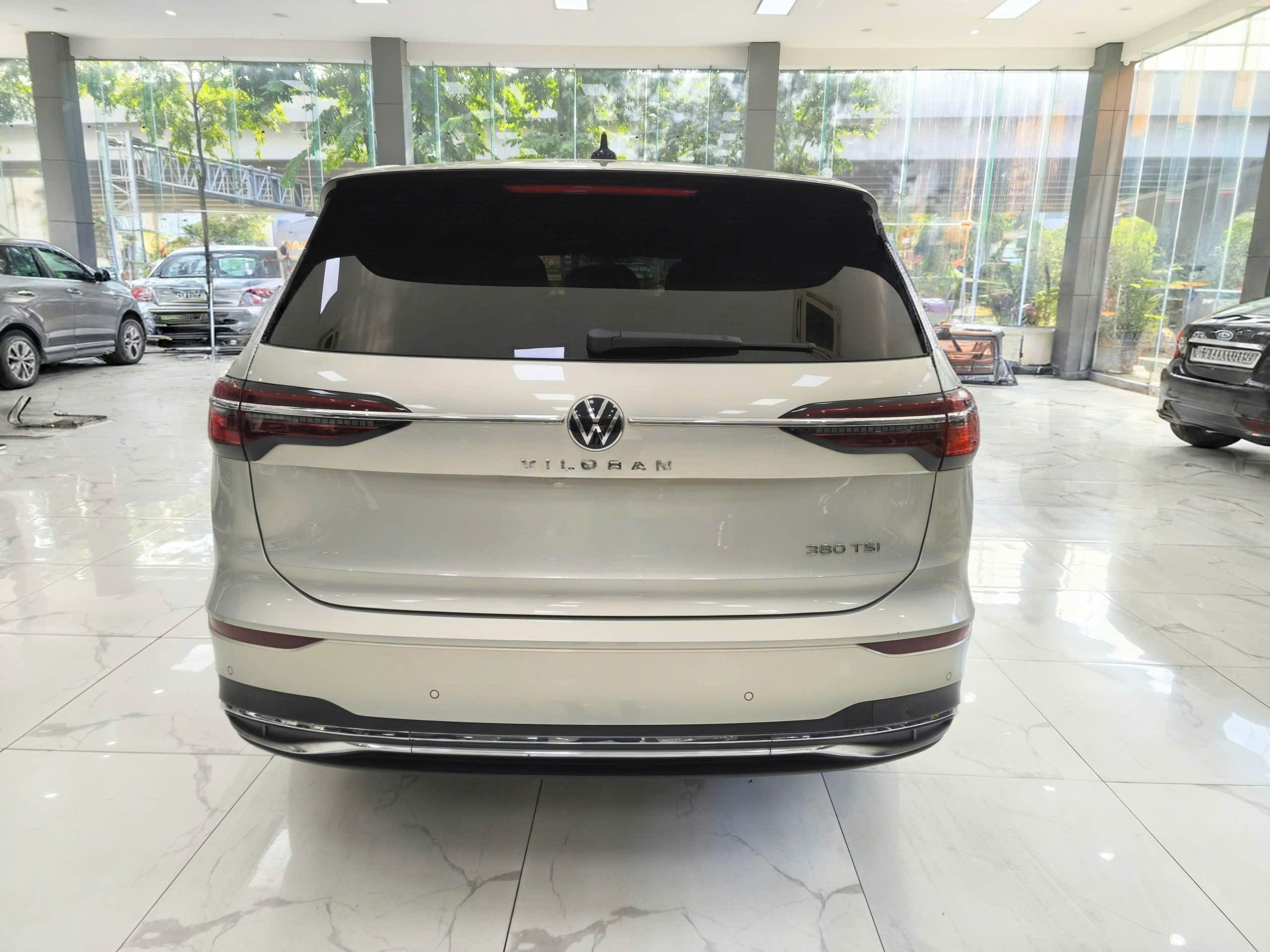 Bán xe Vilivolkswagen Viloran Luxury 2024 Xe Rất đẹp một chủ từ đầu. Sơn Zin cả xe