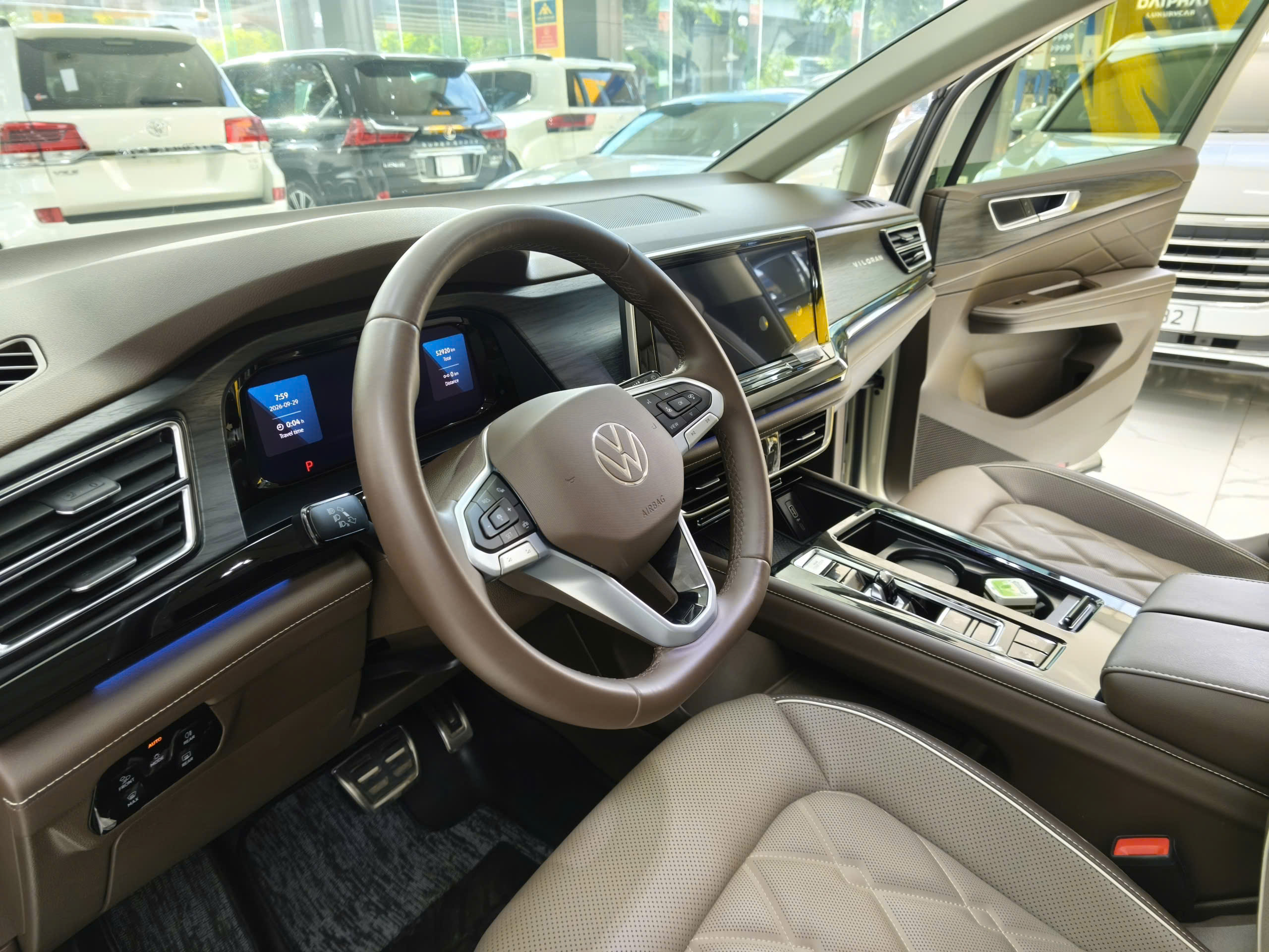 Bán xe Vilivolkswagen Viloran Luxury 2024 Xe Rất đẹp một chủ từ đầu. Sơn Zin cả xe