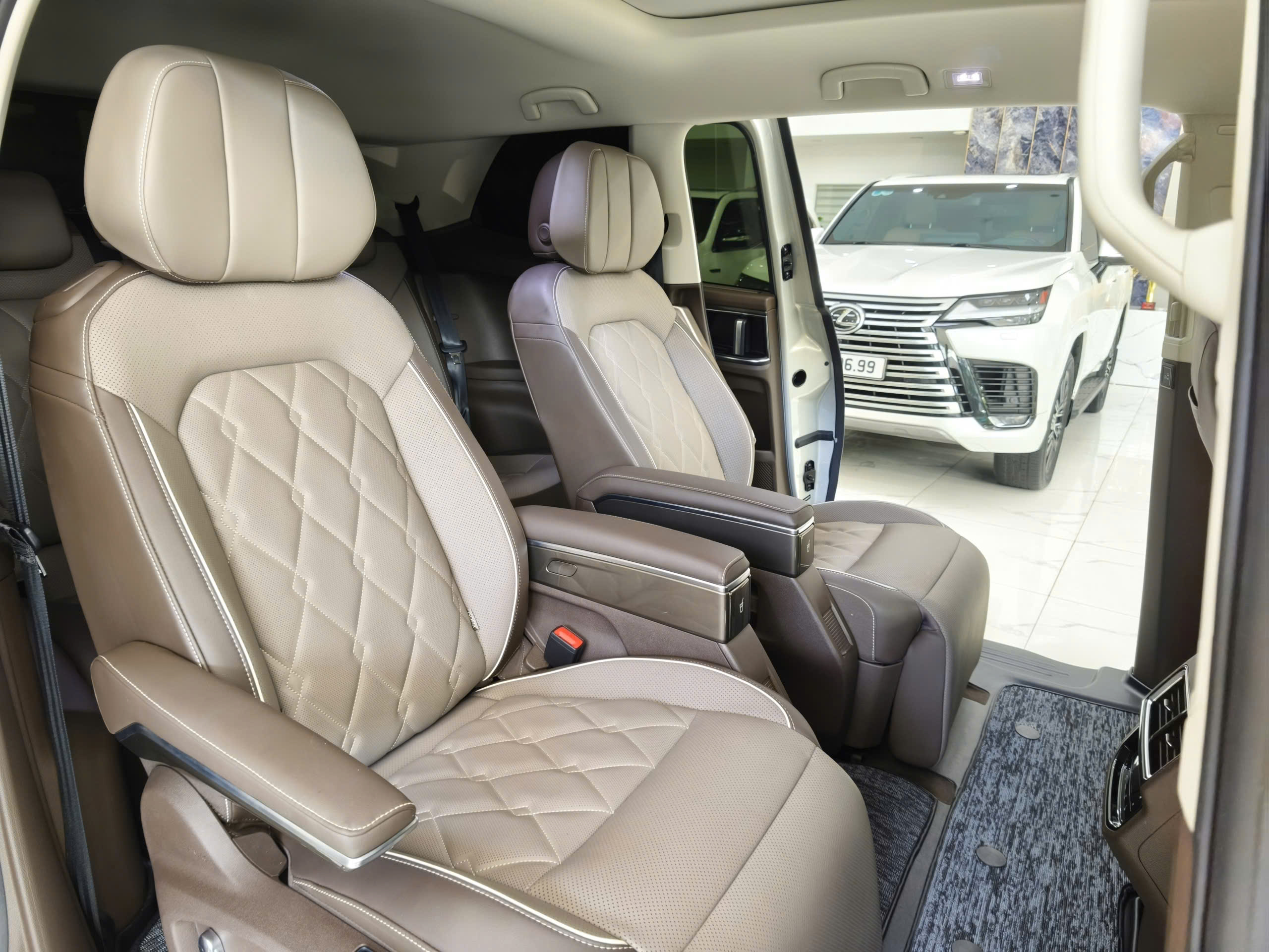 Bán xe Vilivolkswagen Viloran Luxury 2024 Xe Rất đẹp một chủ từ đầu. Sơn Zin cả xe