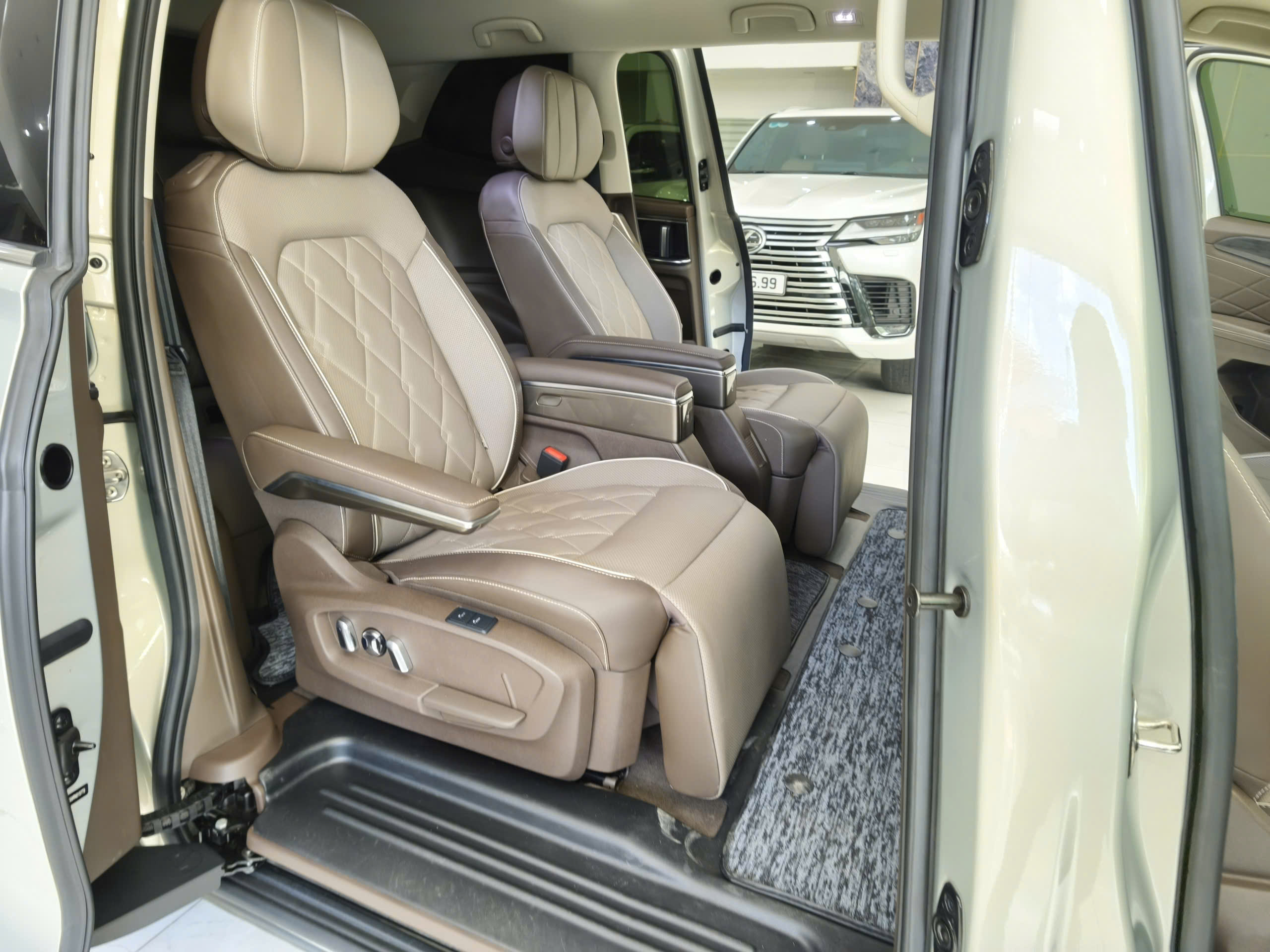 Bán xe Vilivolkswagen Viloran Luxury 2024 Xe Rất đẹp một chủ từ đầu. Sơn Zin cả xe