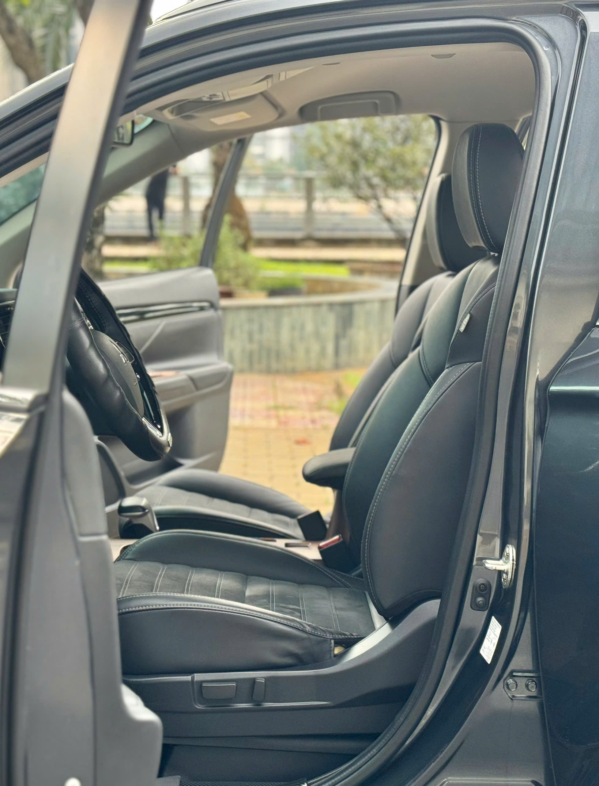 Bán Mitsubishi Outlander 2.0 CVT năm 2024, màu xám (ghi), giá chỉ 639 triệu