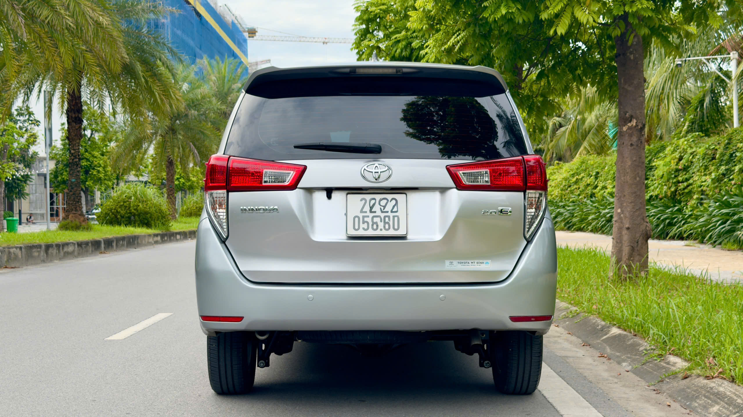 Cần bán Innova 2.0E MT
