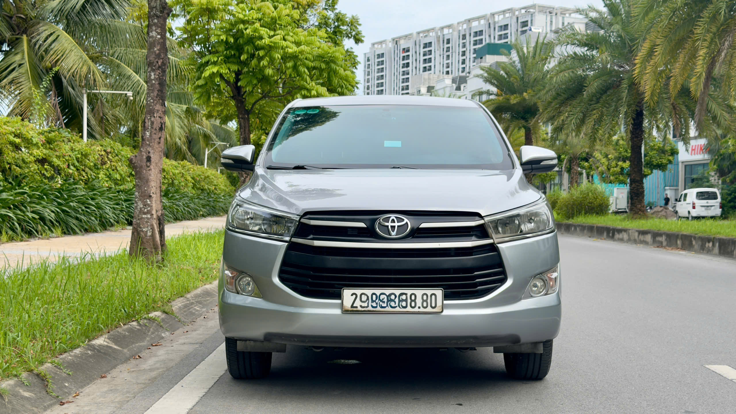 Cần bán Innova 2.0E MT