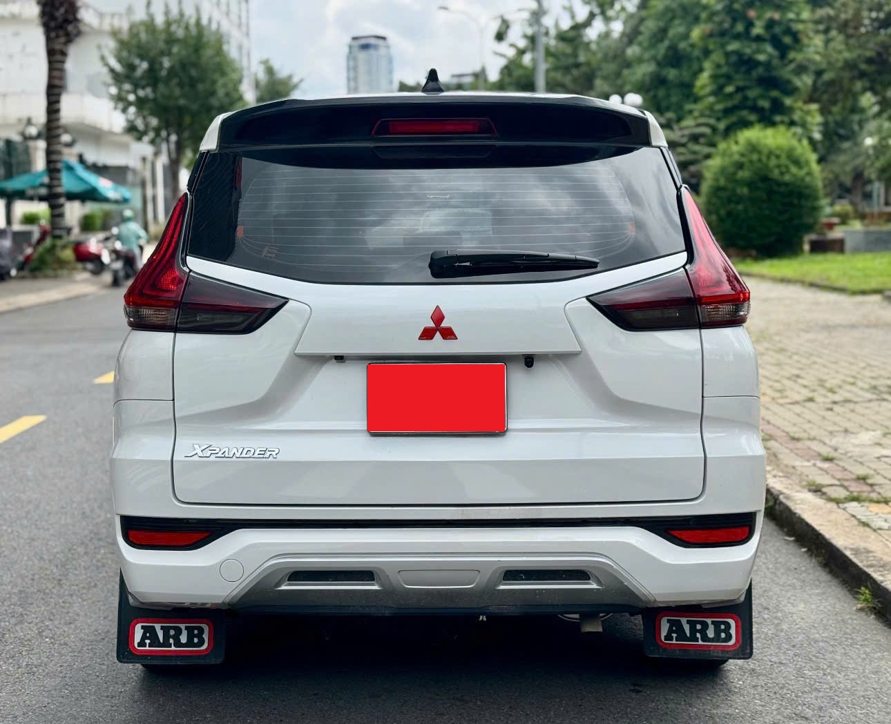 Bán xe Mitsubishi Xpander 1.5 AT sản xuất năm 2020, màu trắng, xe nhập, 370 triệu