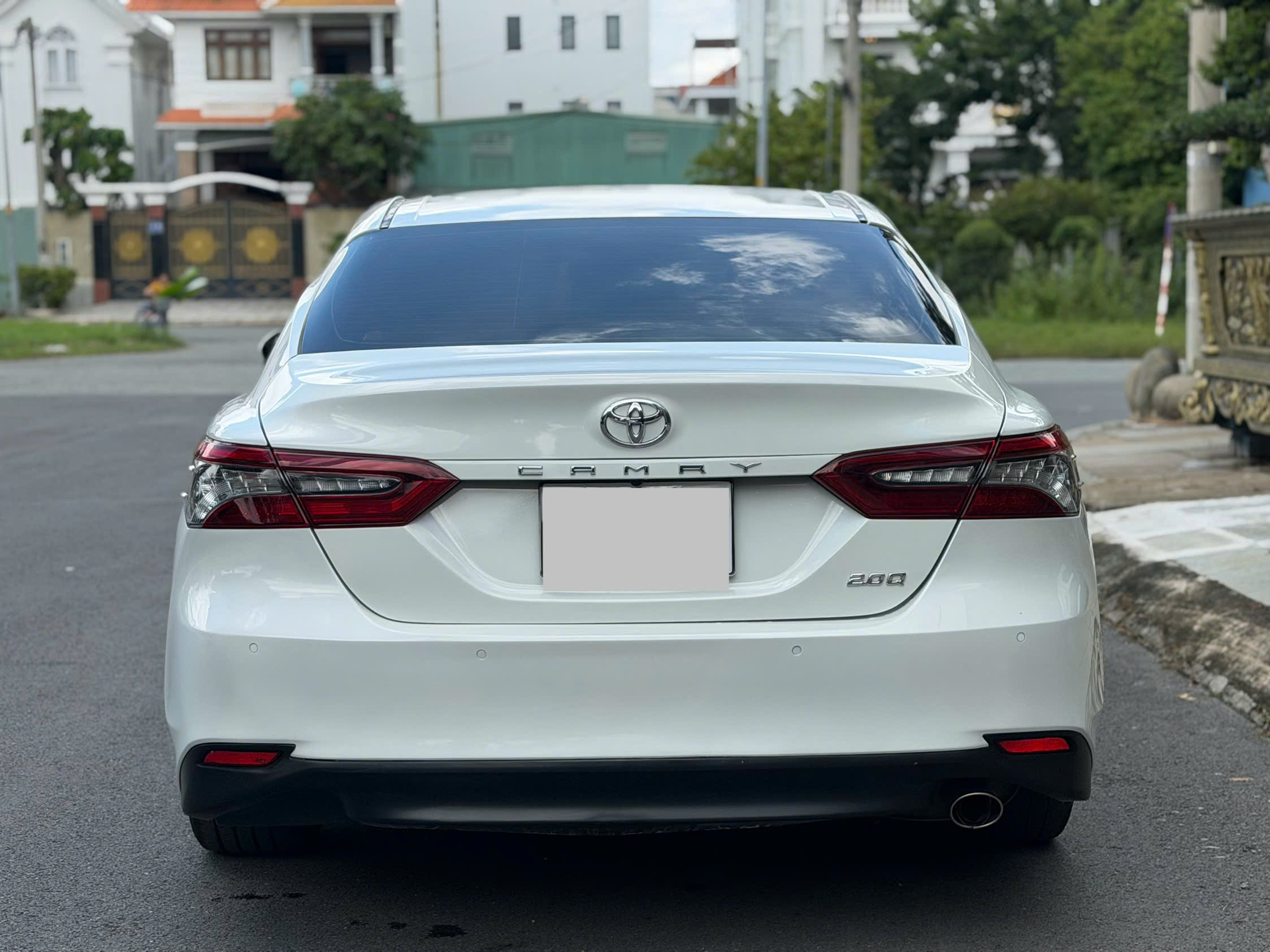 Bán Toyota Camry 2.0Q sản xuất 2023, màu trắng, nhập khẩu