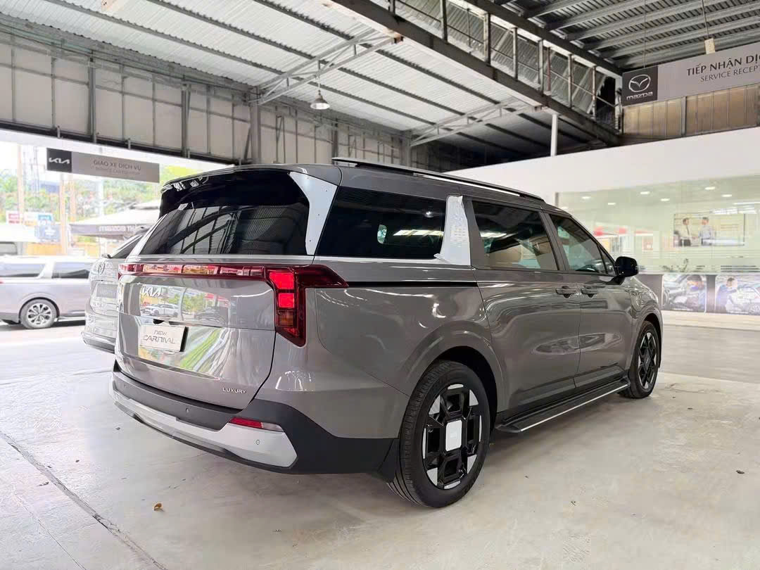 EM CÒN DUY NHẤT 01 XE KIA CARNIVAL LUXURY VIN 2025 mới 100% – ƯU ĐÃI LÊN TỚI 150 TRIỆU!