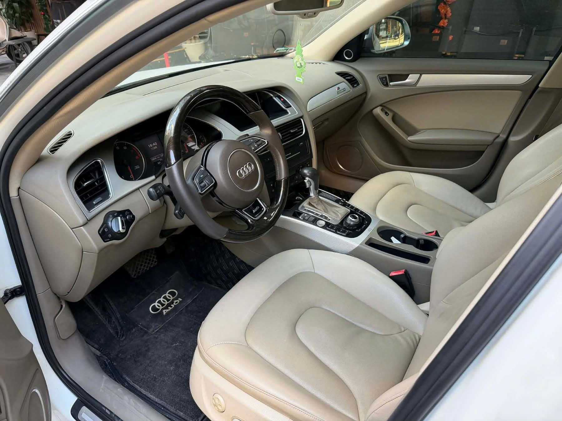 AUDI A4 2010 – ĐĂNG KÝ 2011 – 2.0 2 CẦU – 230 TRIỆU
