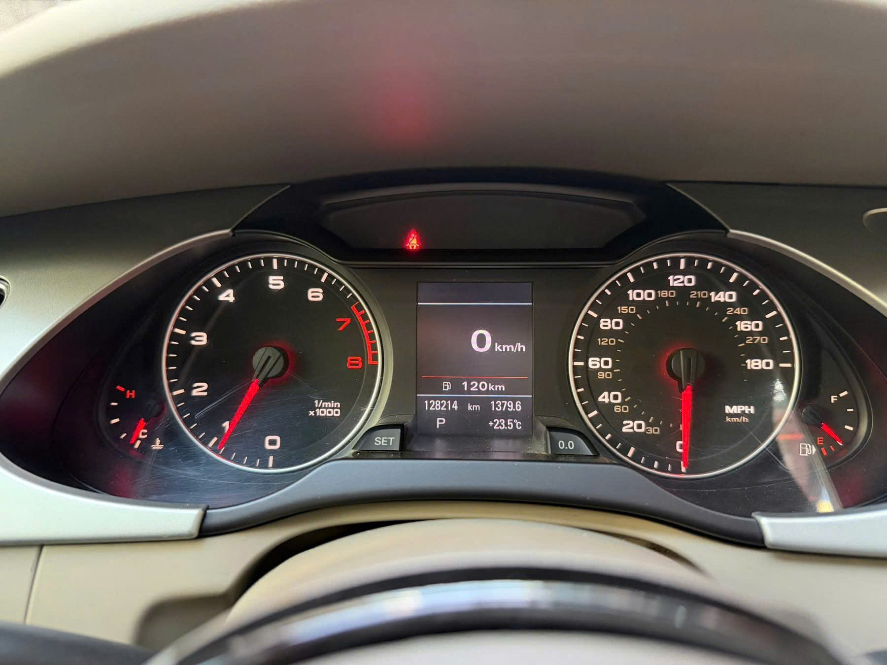 AUDI A4 2010 – ĐĂNG KÝ 2011 – 2.0 2 CẦU – 230 TRIỆU