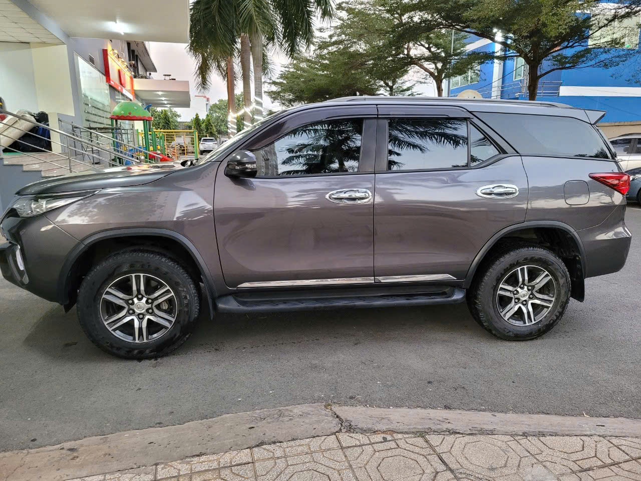 TOYOTA FORTUNER 2019 – MÁY DẦU – SỐ TỰ ĐỘNG – 1 CHỦ TỪ ĐẦU