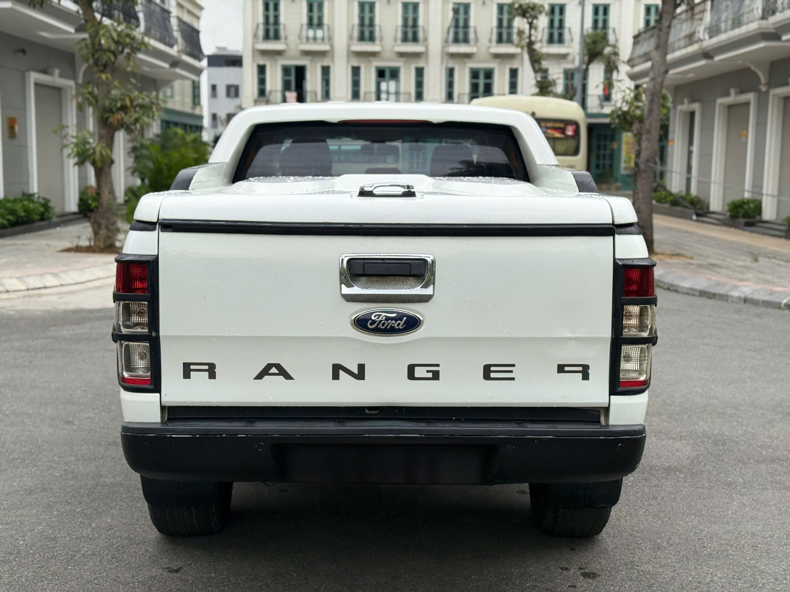 FORD RANGER XLS 2016 – SỐ SÀN – MÁY DẦU 2.2 – GIÁ CHỈ LOANH QUANH 300 TRIỆU