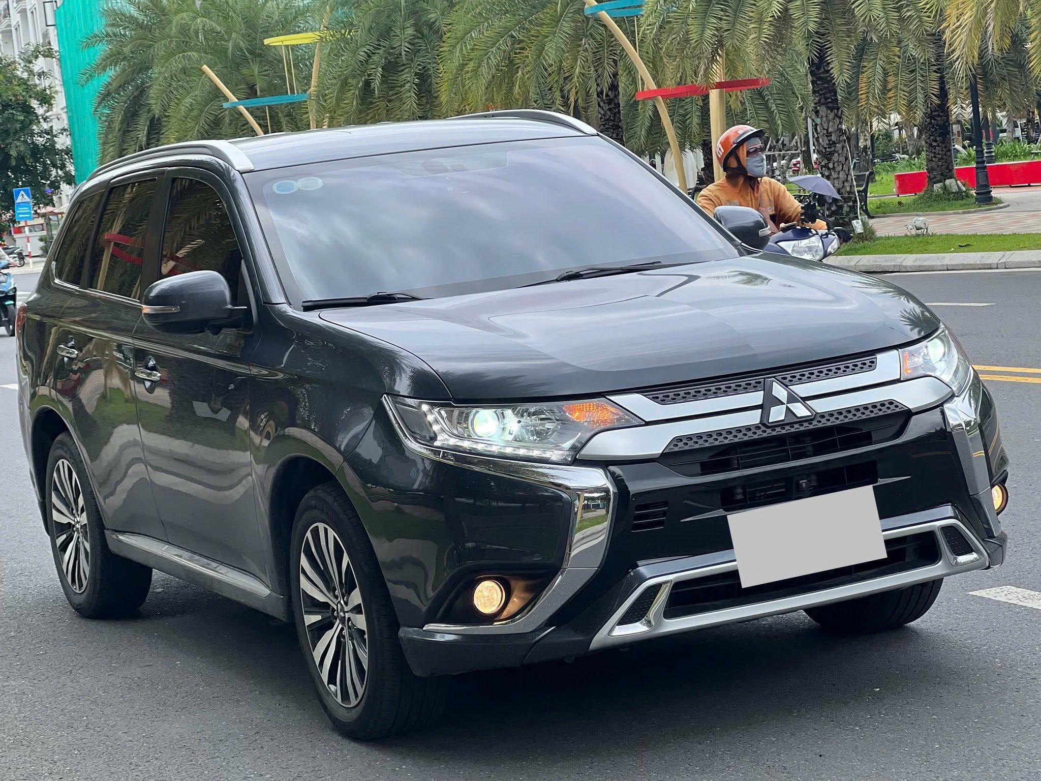 Bán Mitsubishi Outlander 2.0 CVT năm 2024, màu xám (ghi), giá chỉ 639 triệu