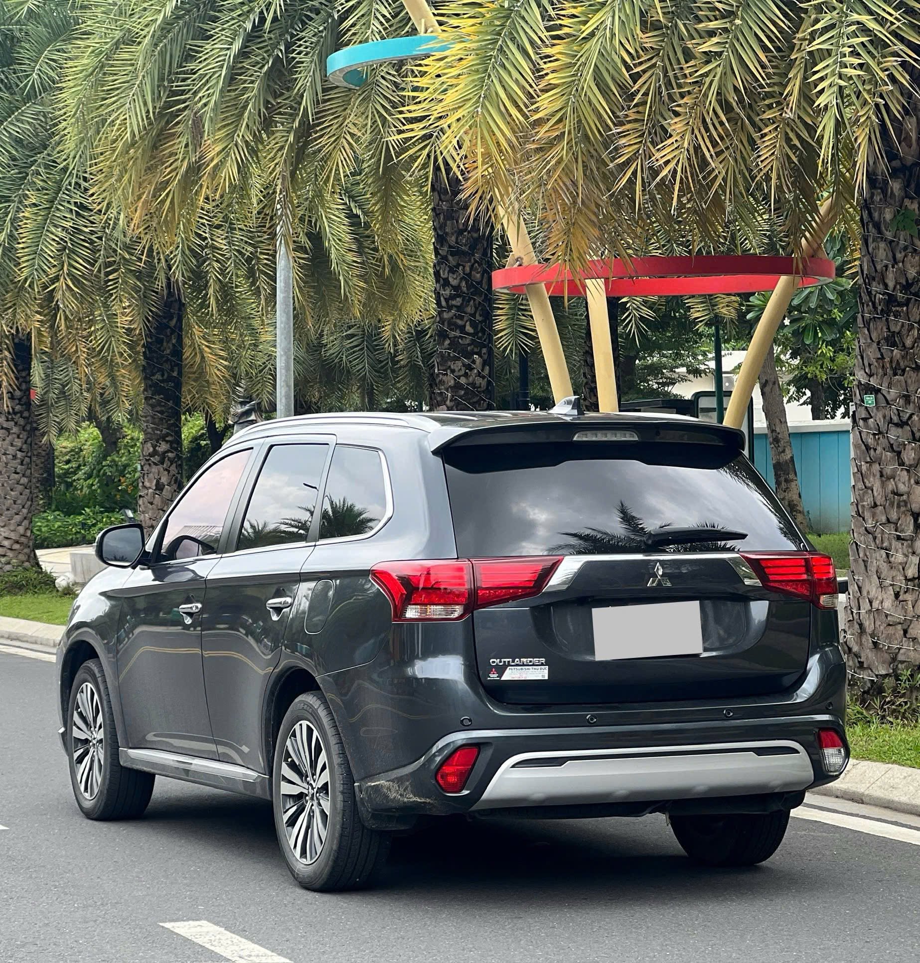 Bán Mitsubishi Outlander 2.0 CVT năm 2024, màu xám (ghi), giá chỉ 639 triệu