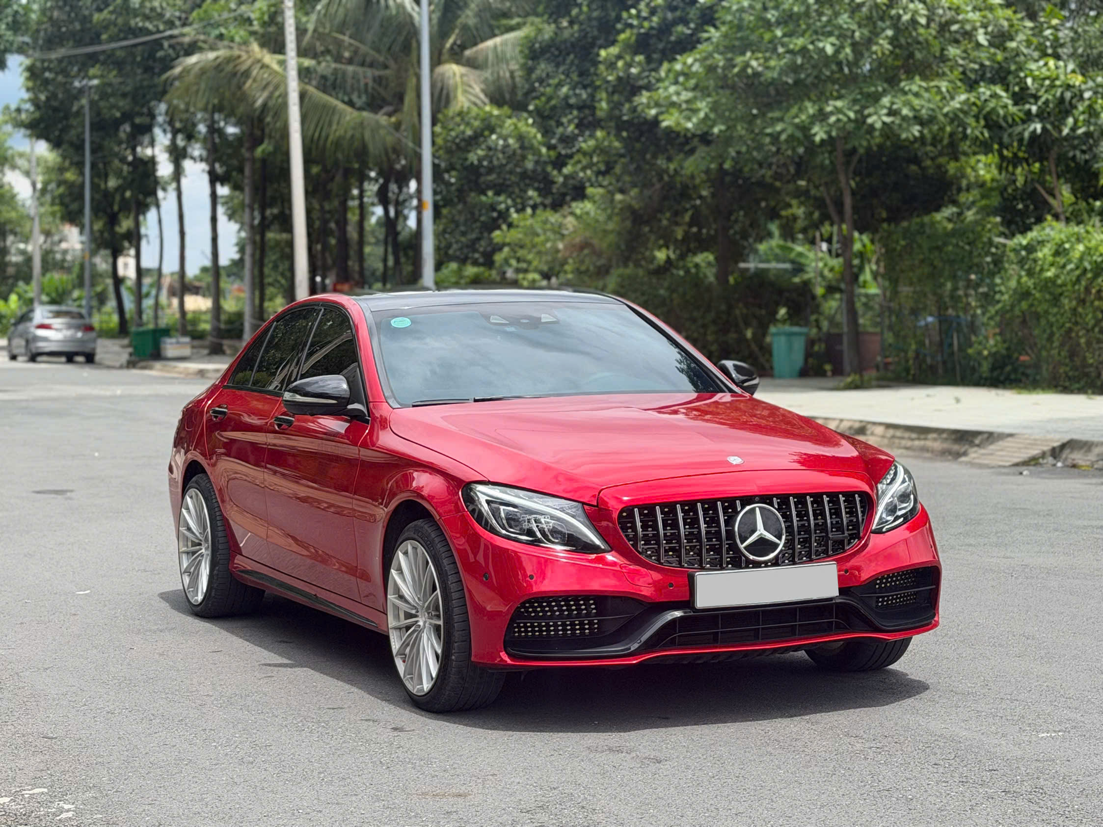 Bán Mercedes-Benz C300 AMG năm 2018, màu xanh Wrap Đỏ