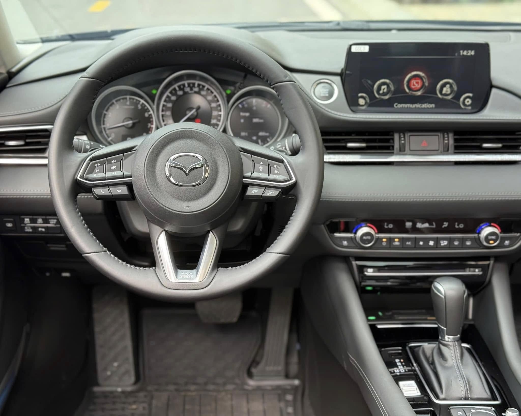 Bán Mazda Mazda 6 Premium 2.0 AT TCCC năm sản xuất 2023, màu xanh, 650tr