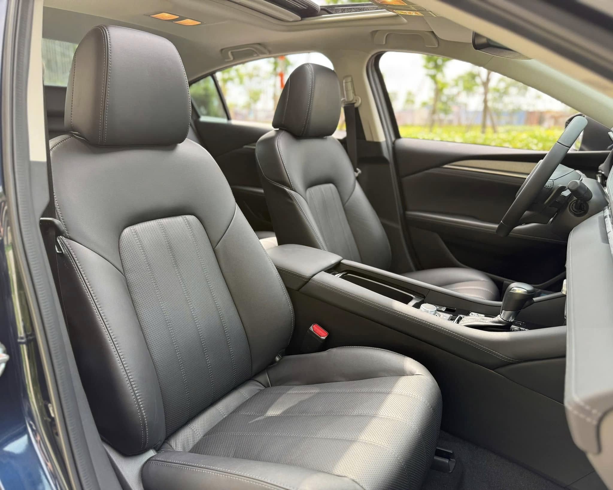 Bán Mazda Mazda 6 Premium 2.0 AT TCCC năm sản xuất 2023, màu xanh, 650tr