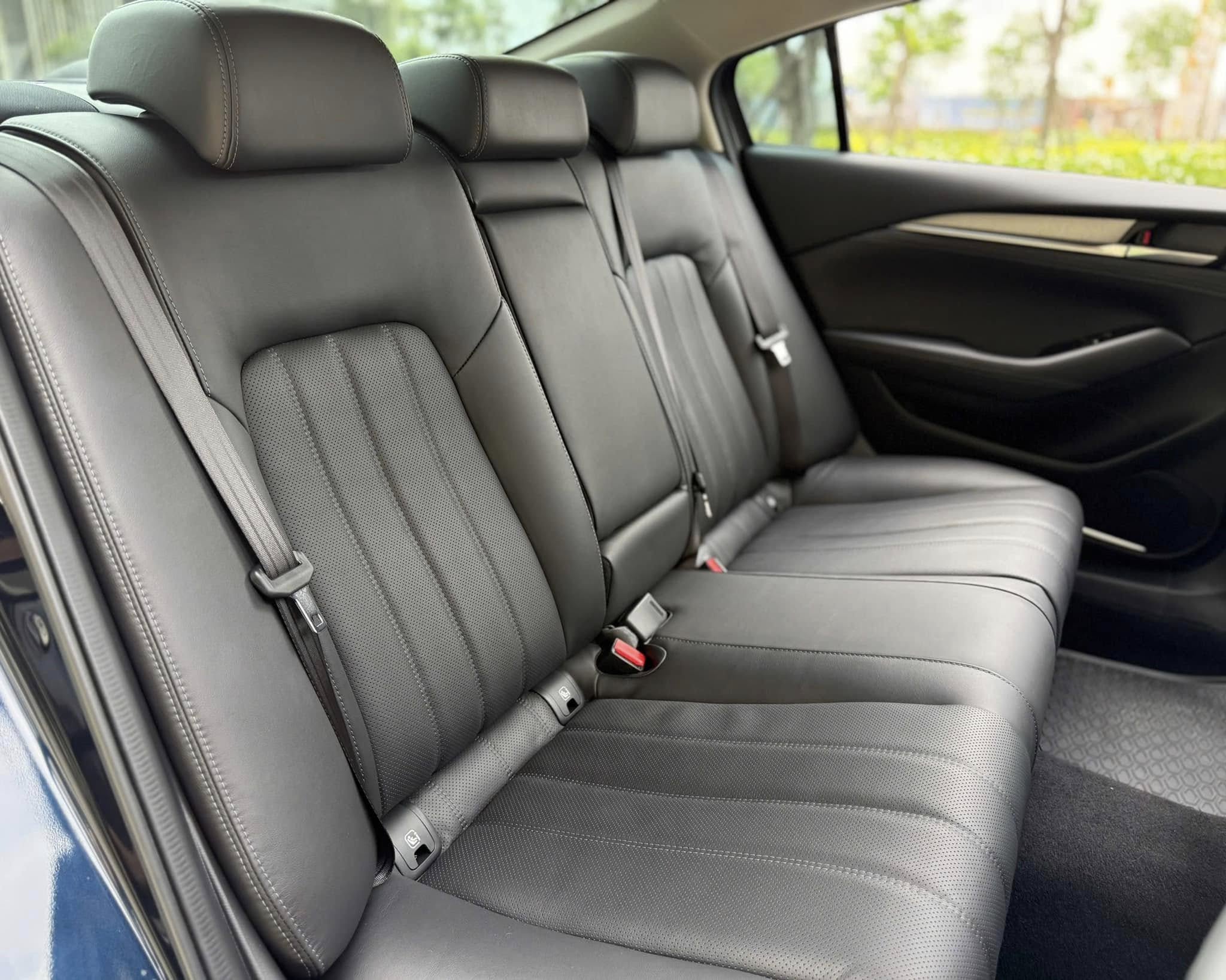 Bán Mazda Mazda 6 Premium 2.0 AT TCCC năm sản xuất 2023, màu xanh, 650tr