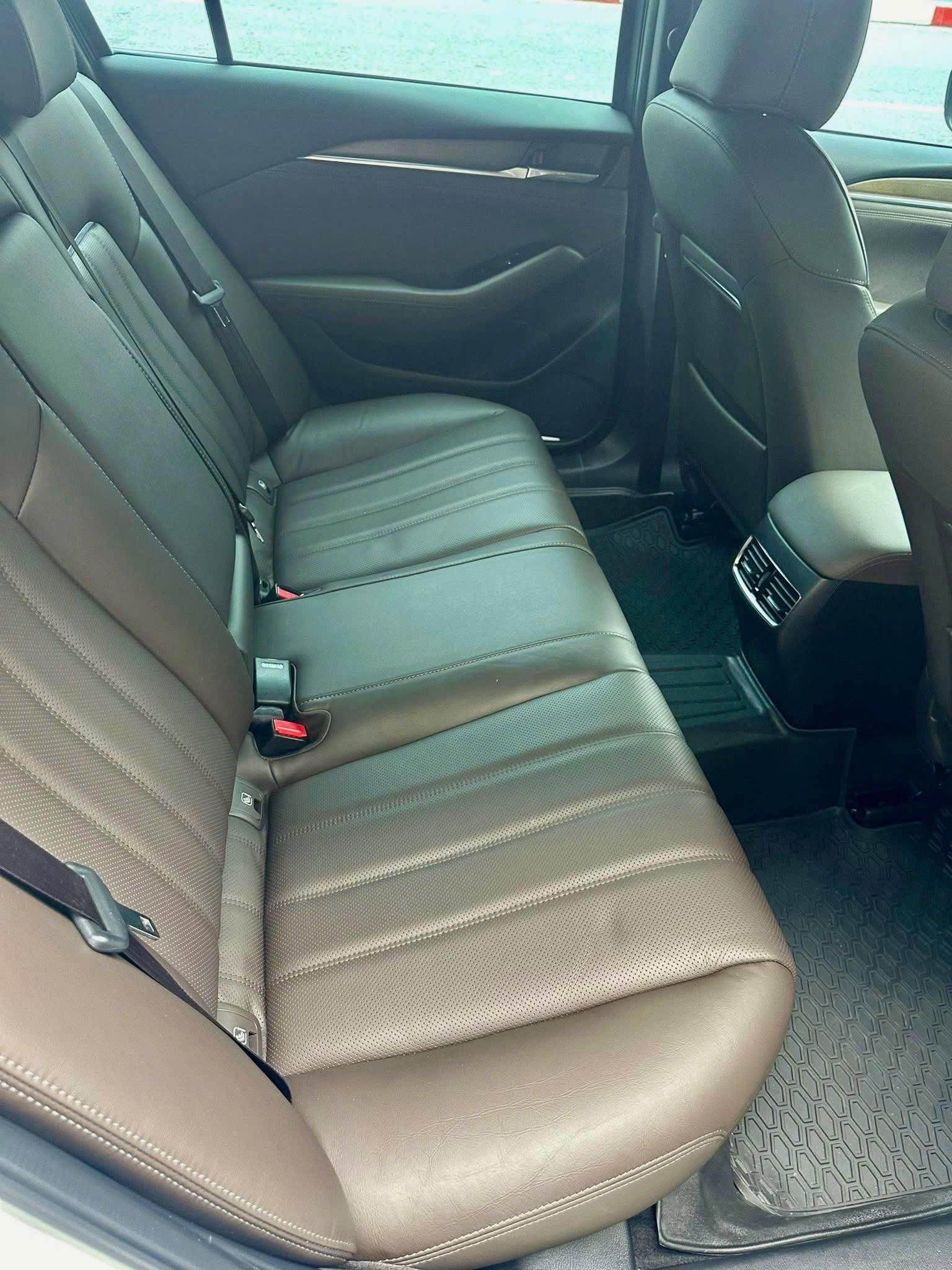 Bán Mazda Mazda 6 Signature Premium 2.5 AT năm sản xuất 2024, màu trắng, giá chỉ 719 triệu