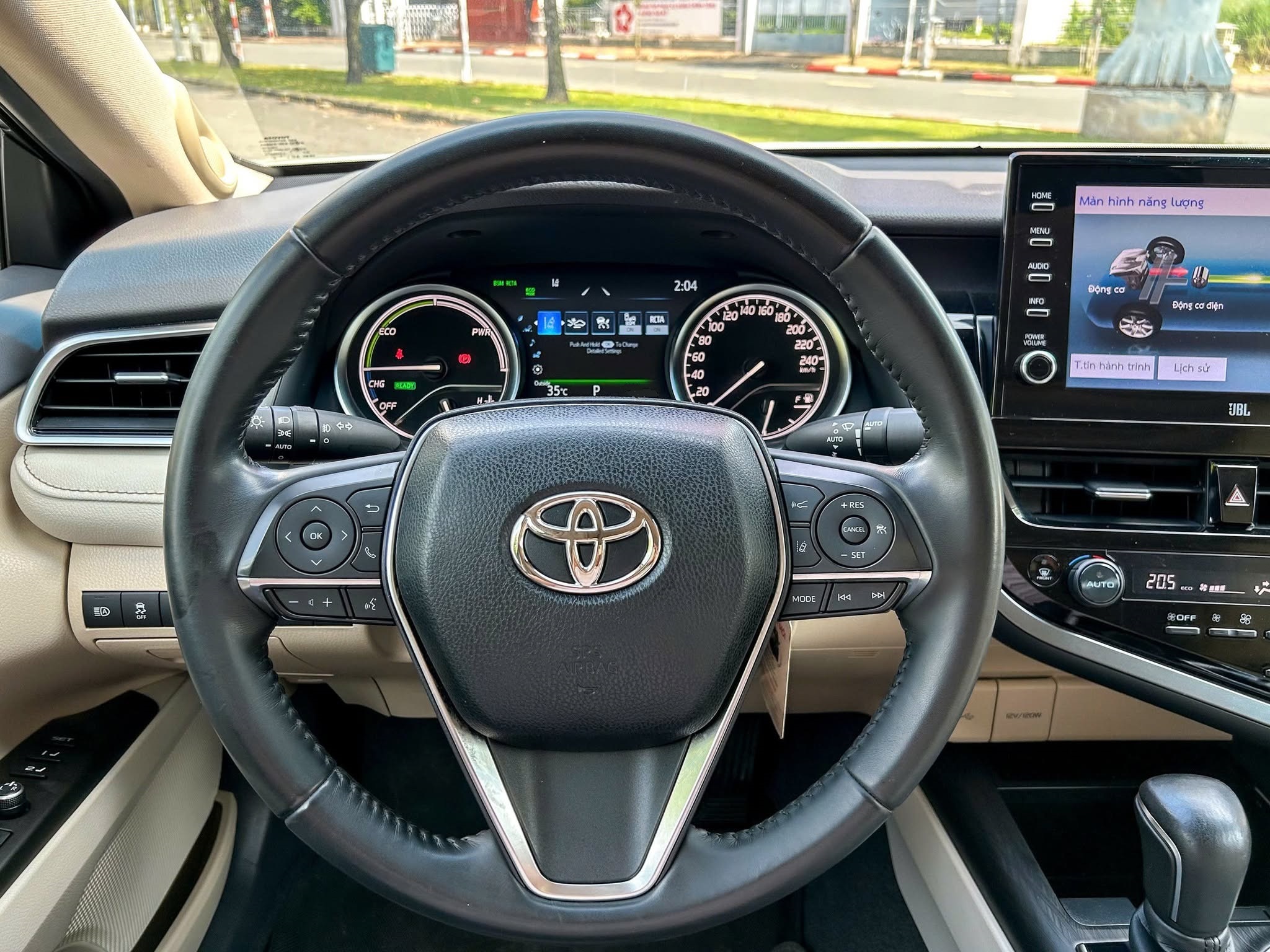 Bán xe Toyota Camry 2.5HV sản xuất 2023, màu trắng, nhập khẩu, 1.139 tỉ