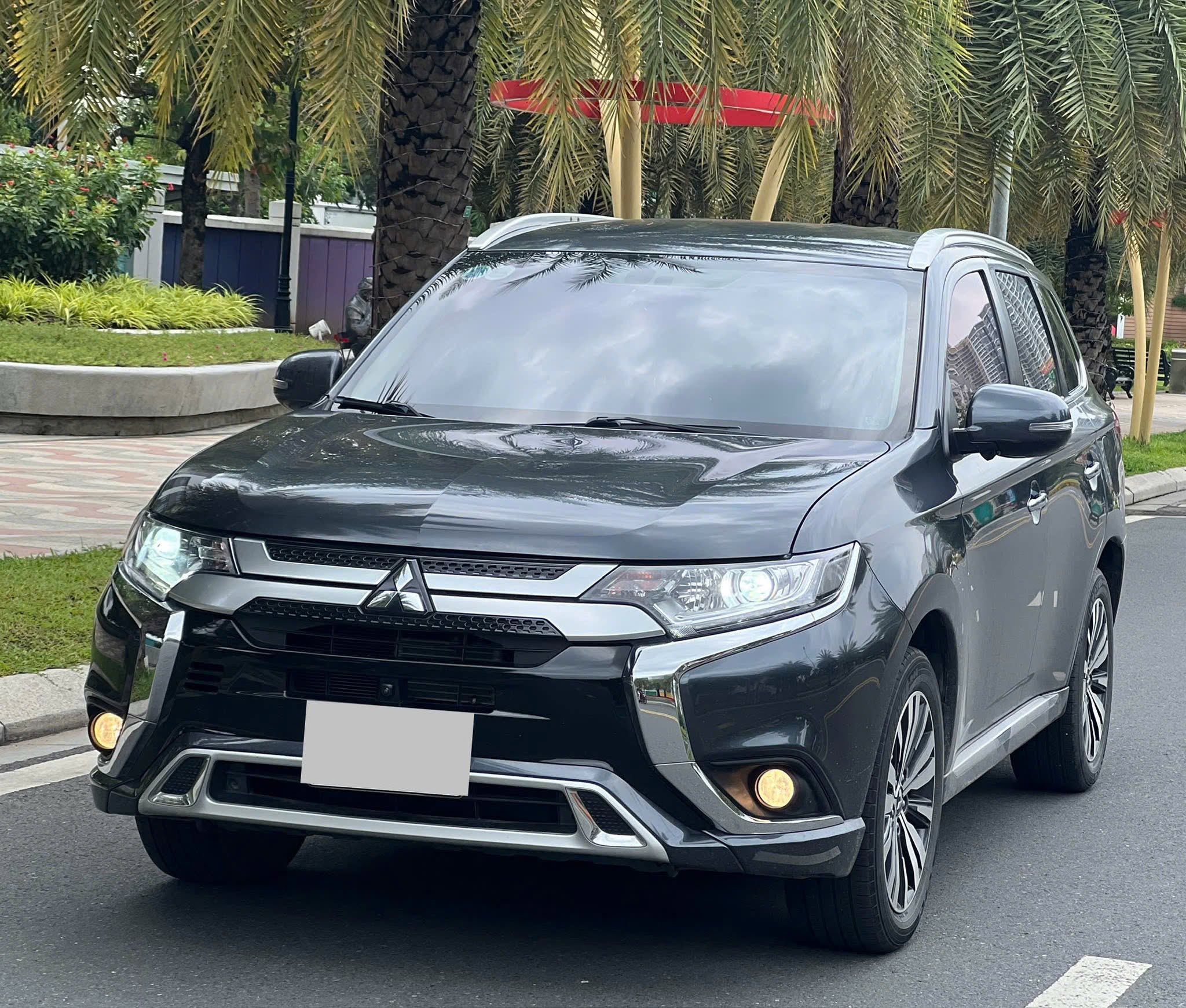 Bán Mitsubishi Outlander 2.0 CVT năm 2024, màu xám (ghi), giá chỉ 639 triệu