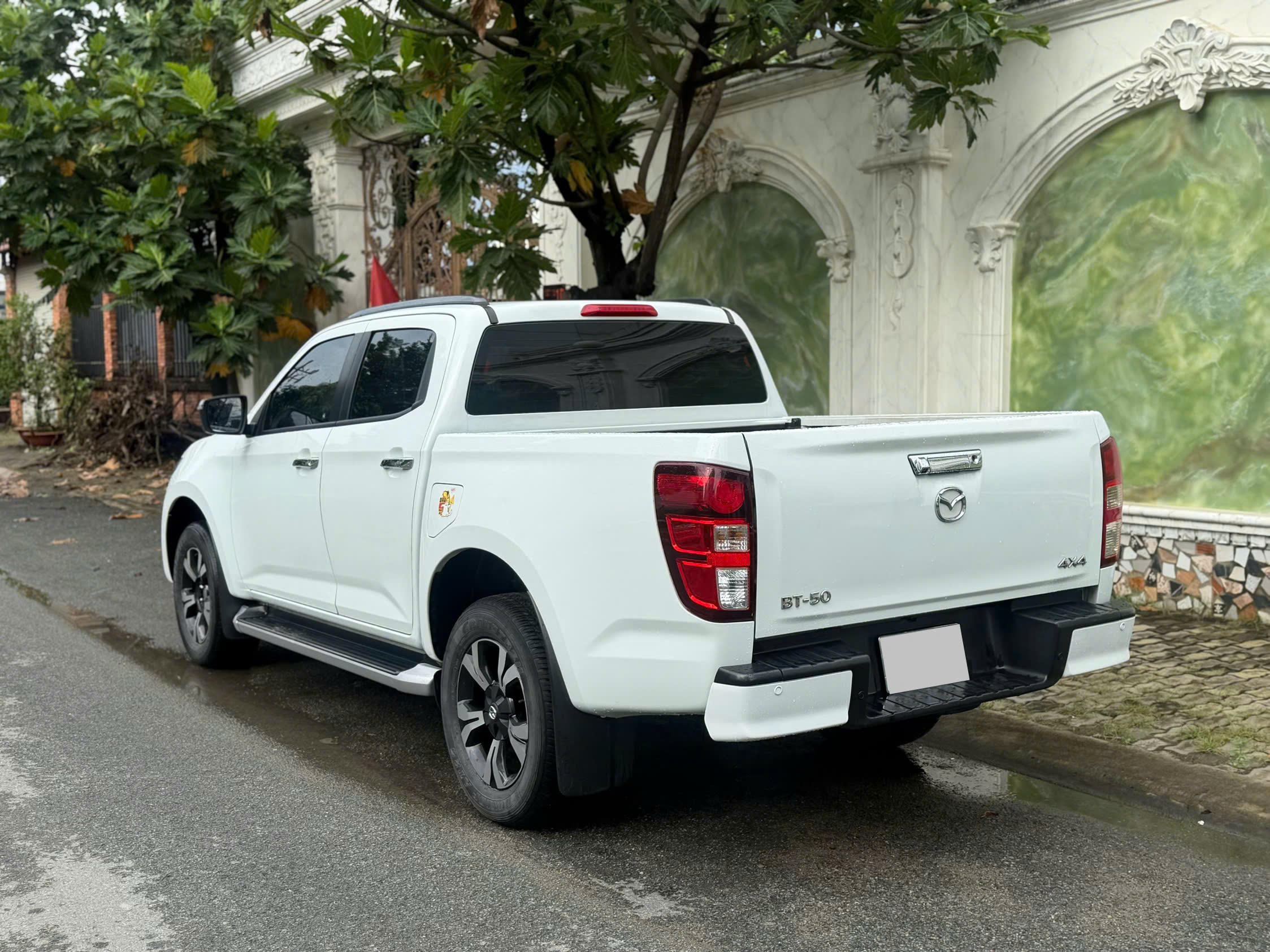 Cần bán xe Mazda Mazda BT 50 Premium 1.9L 4x4 AT sản xuất năm 2021, màu trắng, nhập khẩu giá cạnh tranh